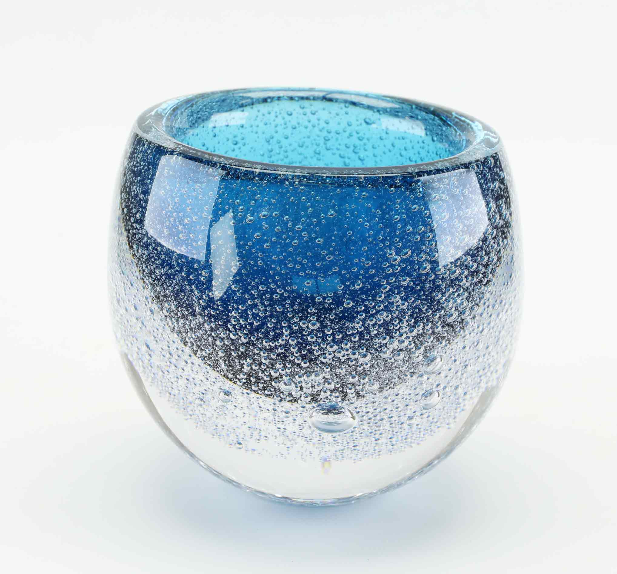 LENNART NISSMARK. Vas, konstglas, monogramsignerad och numrerad, Studio Åhus, 2014.