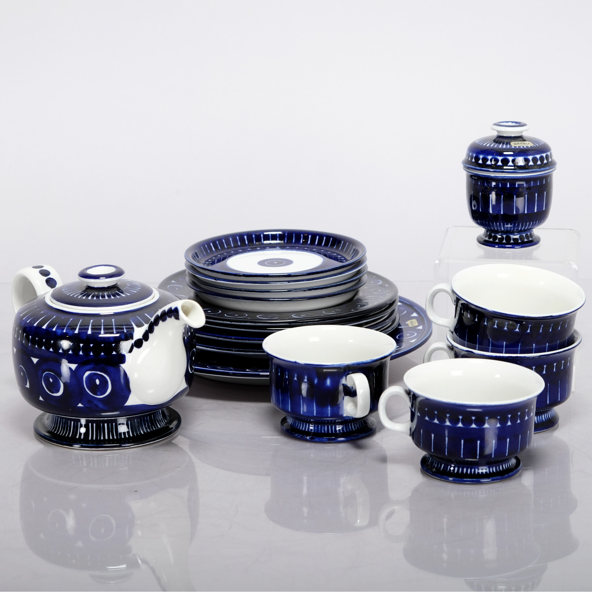 Servis, Arabia, "Valencia", Finland, Servis, 17 delar.