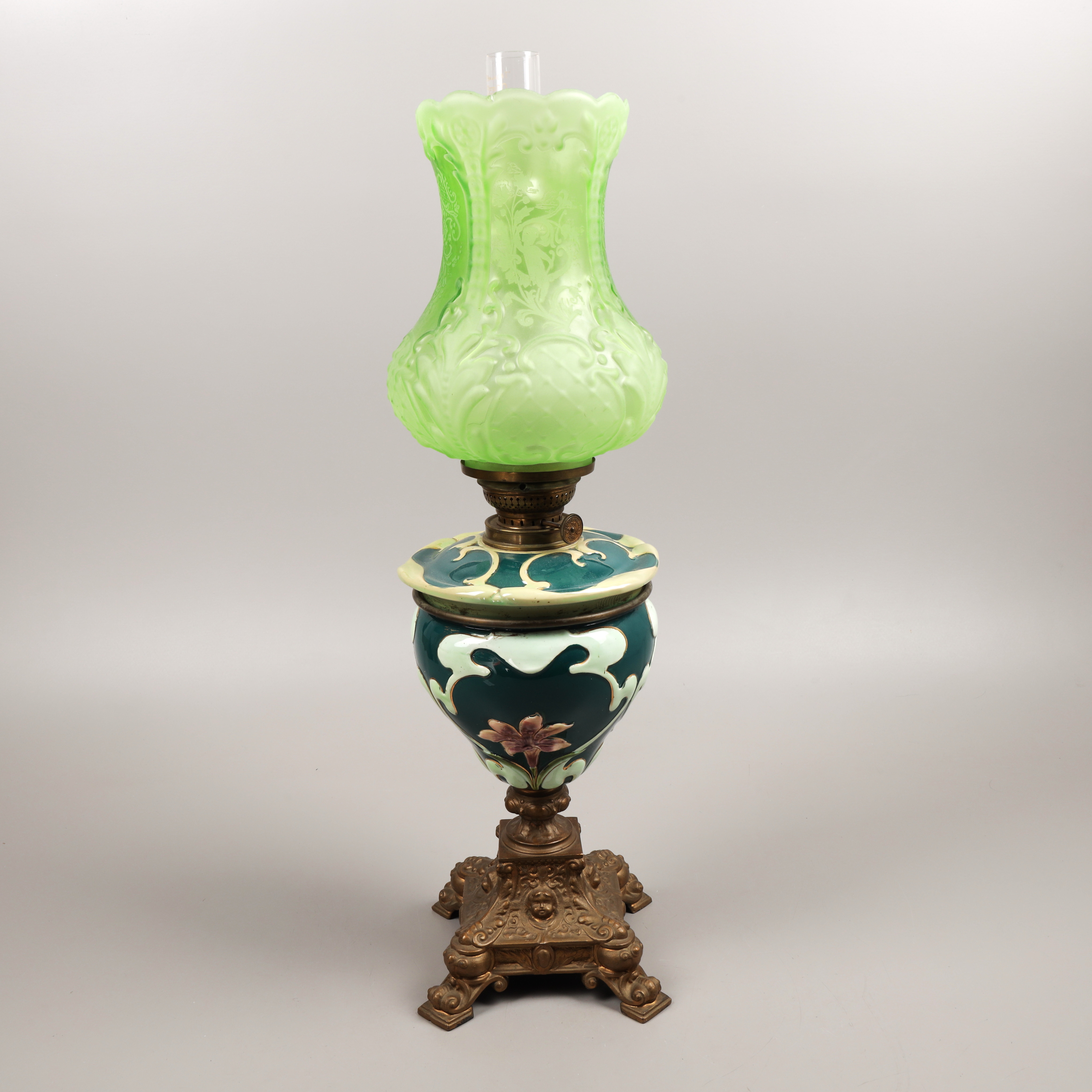 BORDSFOTOGENLAMPA, majolika, jugend, 1800-talets slut.