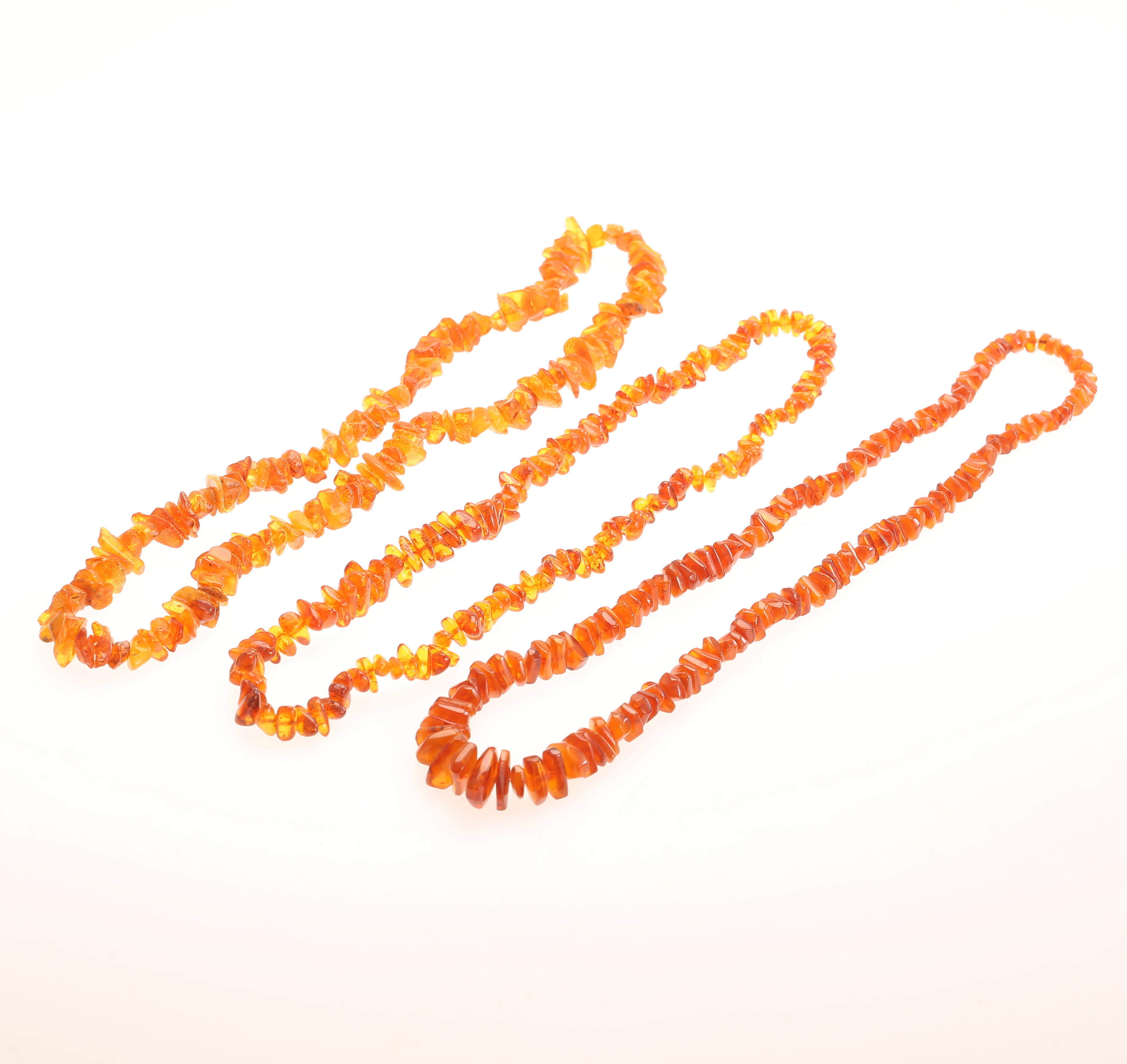 HALSBAND, 3 stycken, bärnsten.