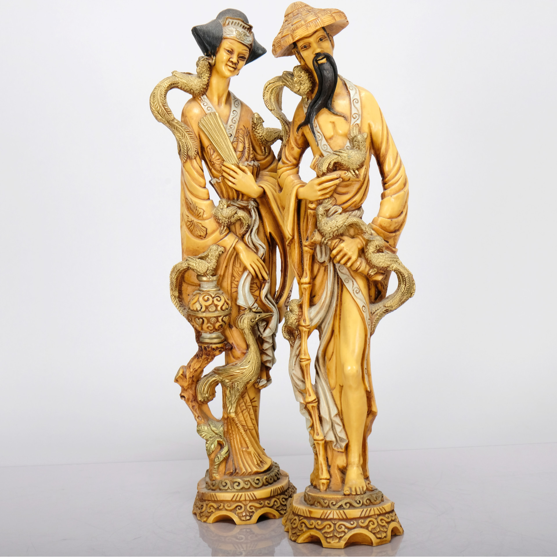 SKULPTURER, 2st, Konstmassa, Japan, 1900-tal andra hälft.