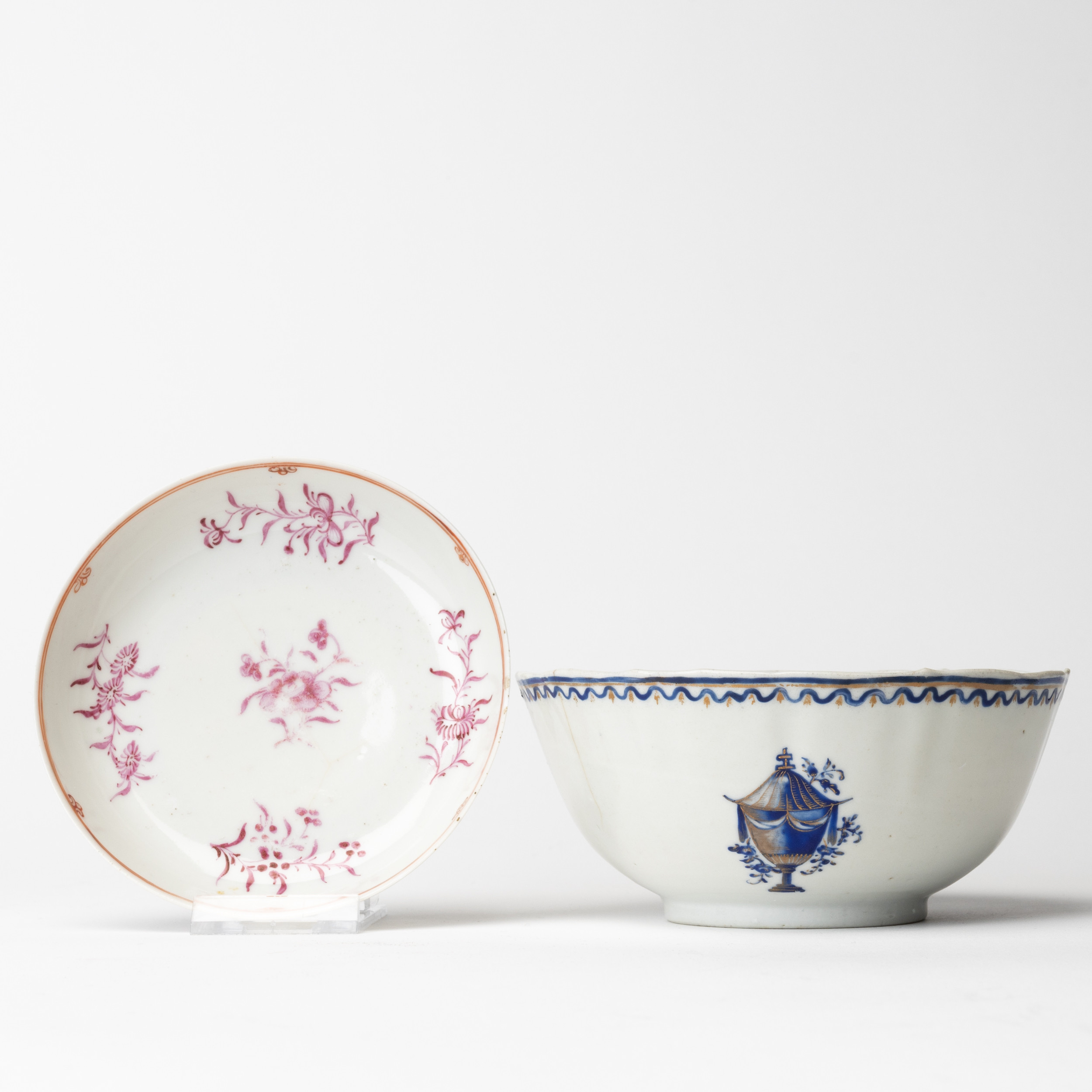 SKÅL och FAT, exportporslin, för Europeisk och Amerikansk marknad, Kina Jiaqing omkring 1800.