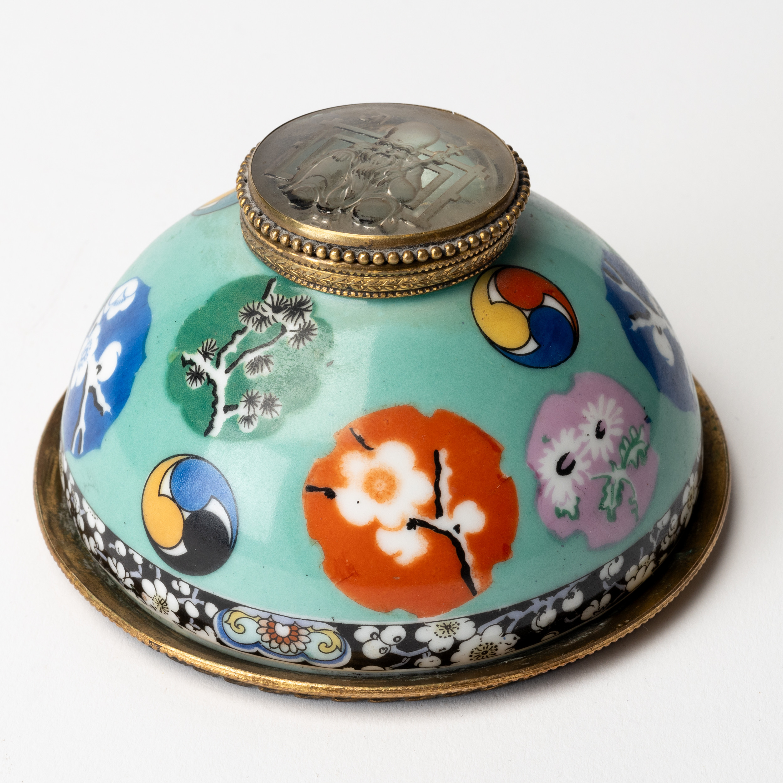 BLÄCKHORN, kina, tillverkningsmäkning Hung. 1900-talets andra hälft.