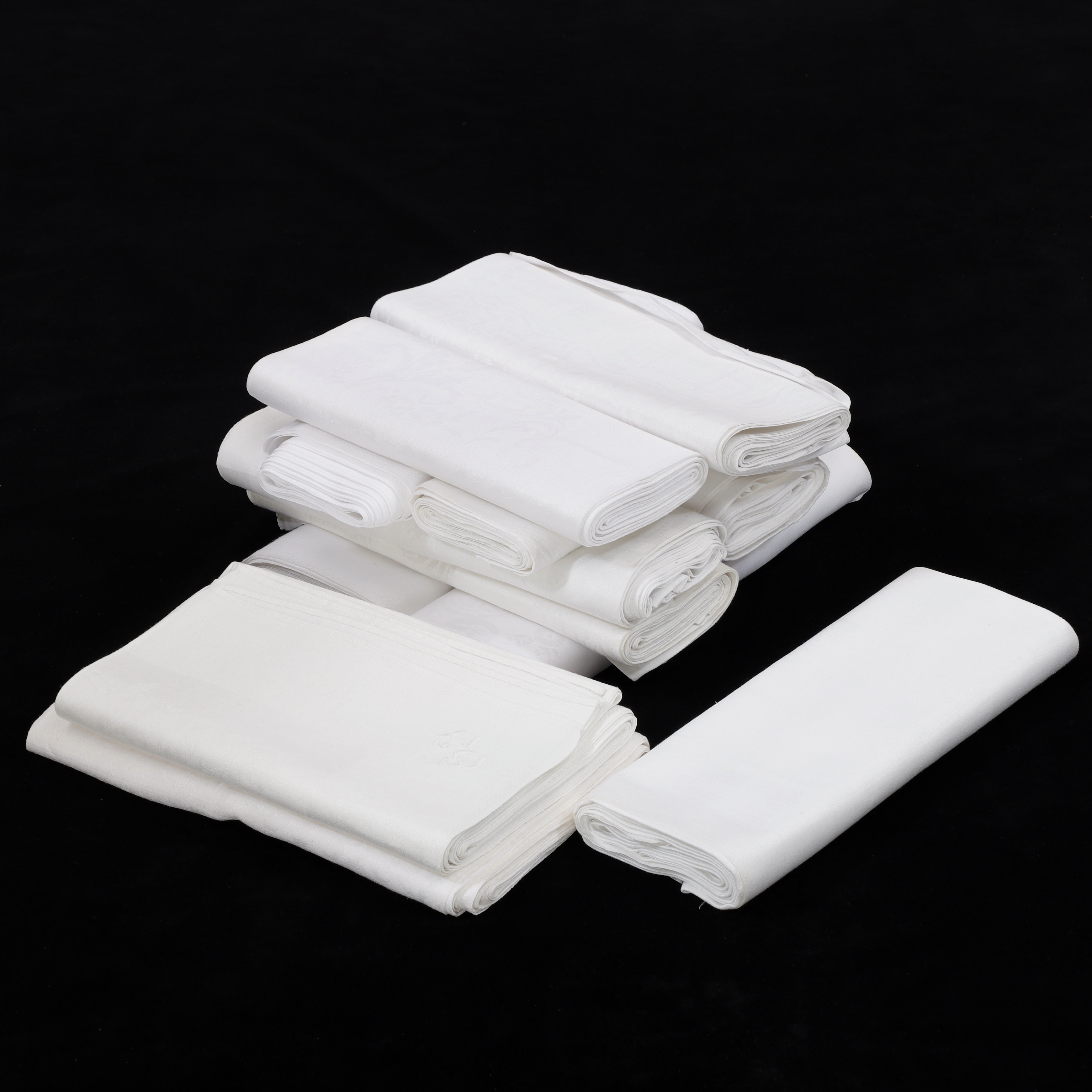 DUKAR, 12 st, linnen mm.