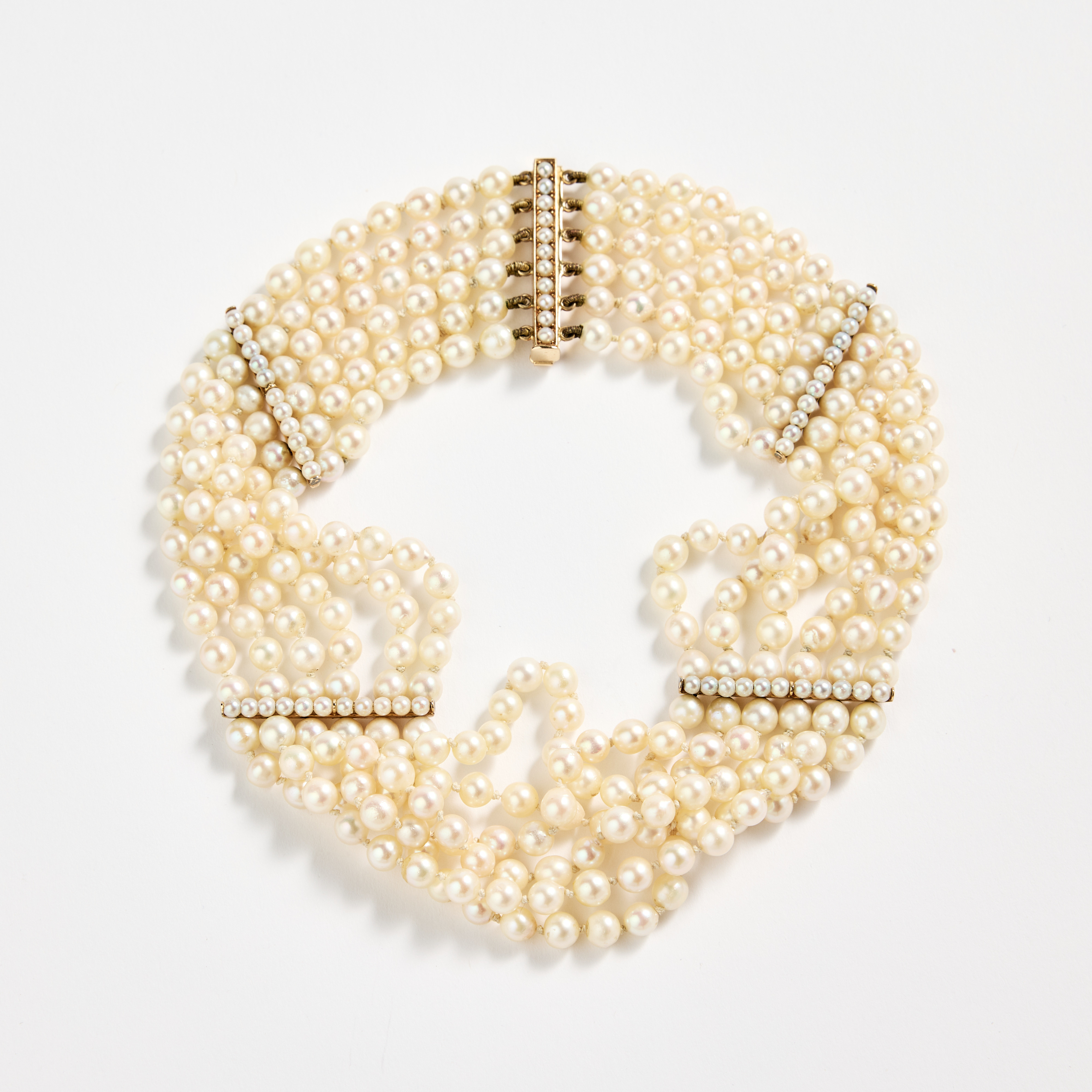COLLIER så kallat CHOKER, 18K guld och odlade pärlor, 1980-tal.