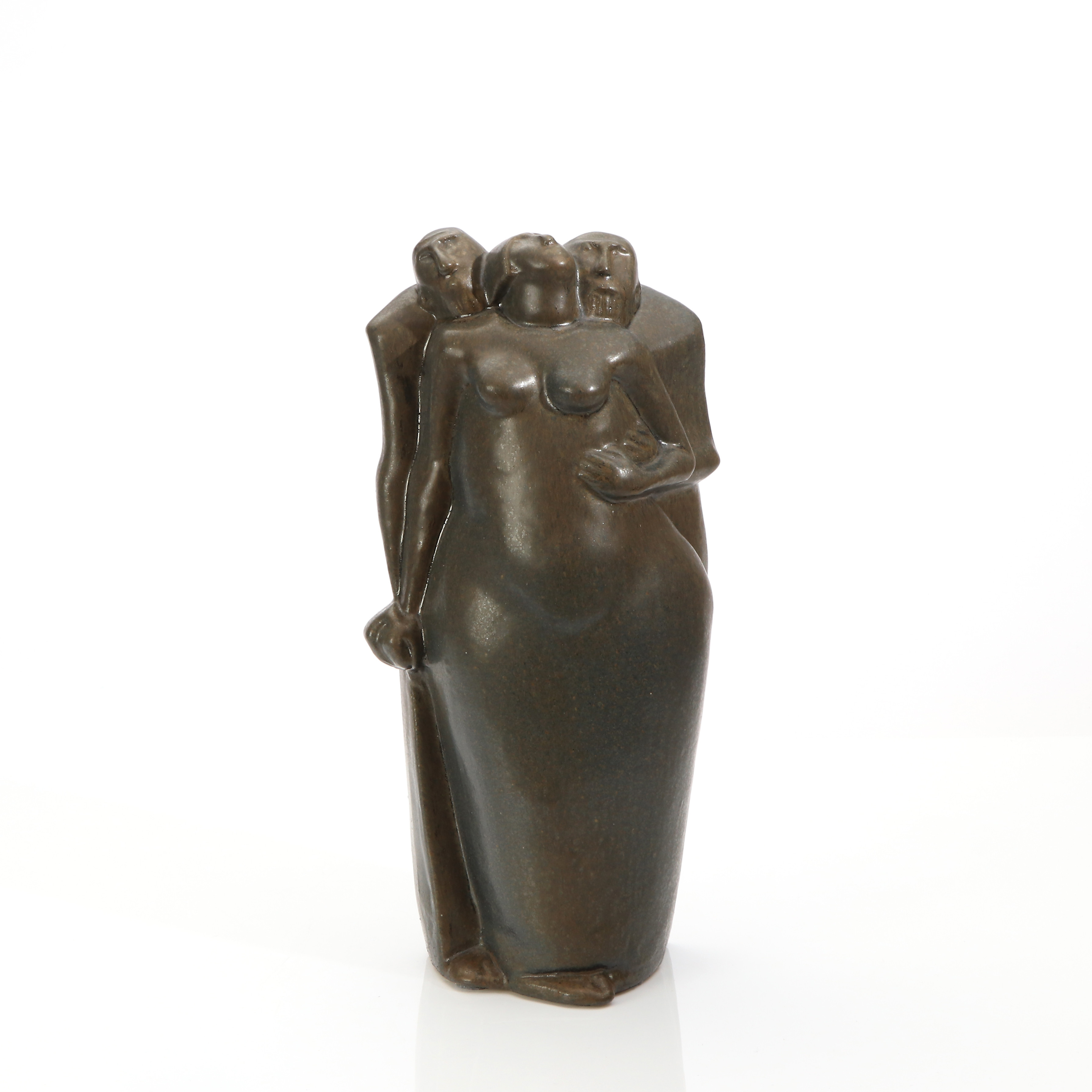 ÅKE HOLM. SKULPTUR. Glaserat stengods. Susanna och gubbarna. Signerad undertill.