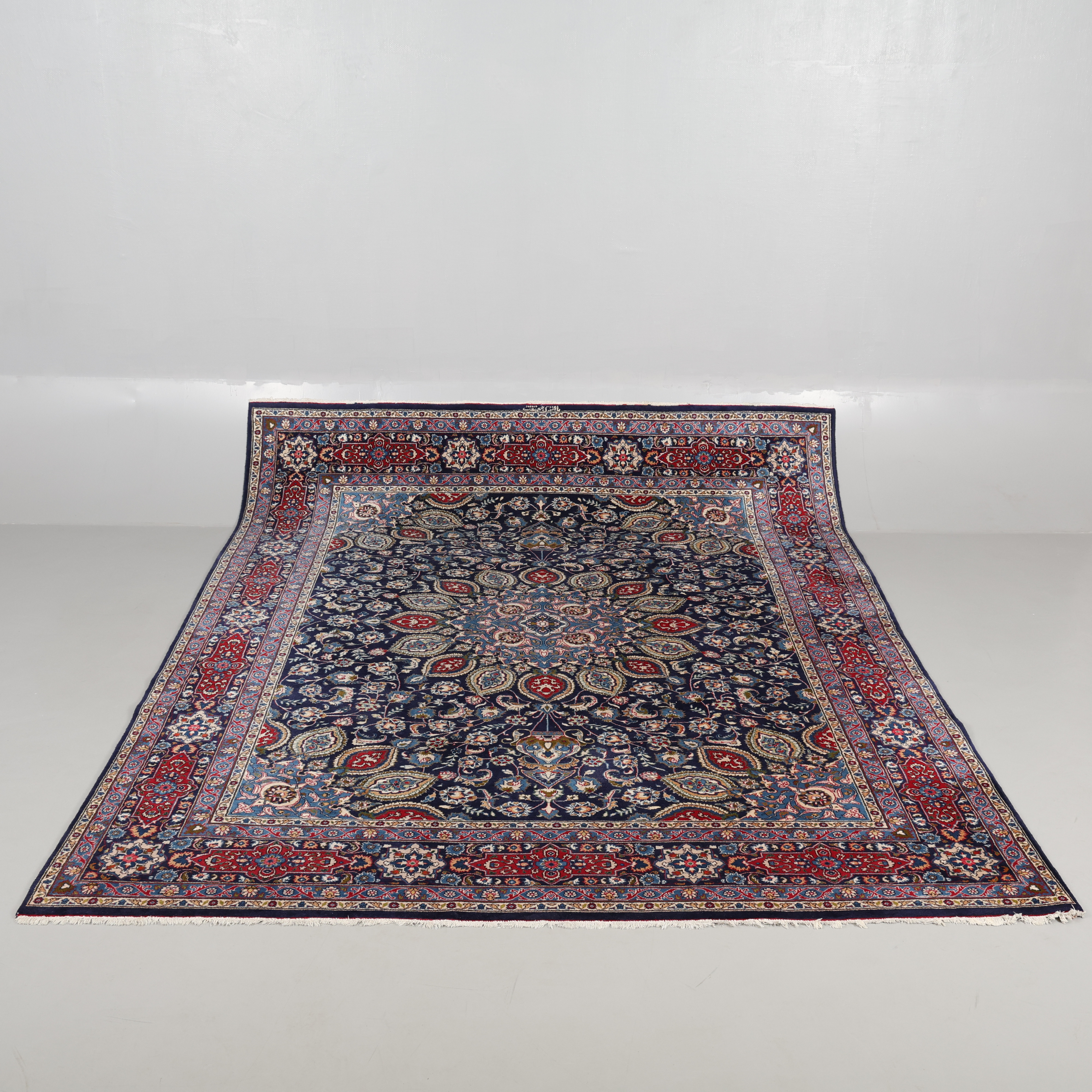 MATTA handknuten, Meshad, semiantik, Signerad, 382x290 cm.