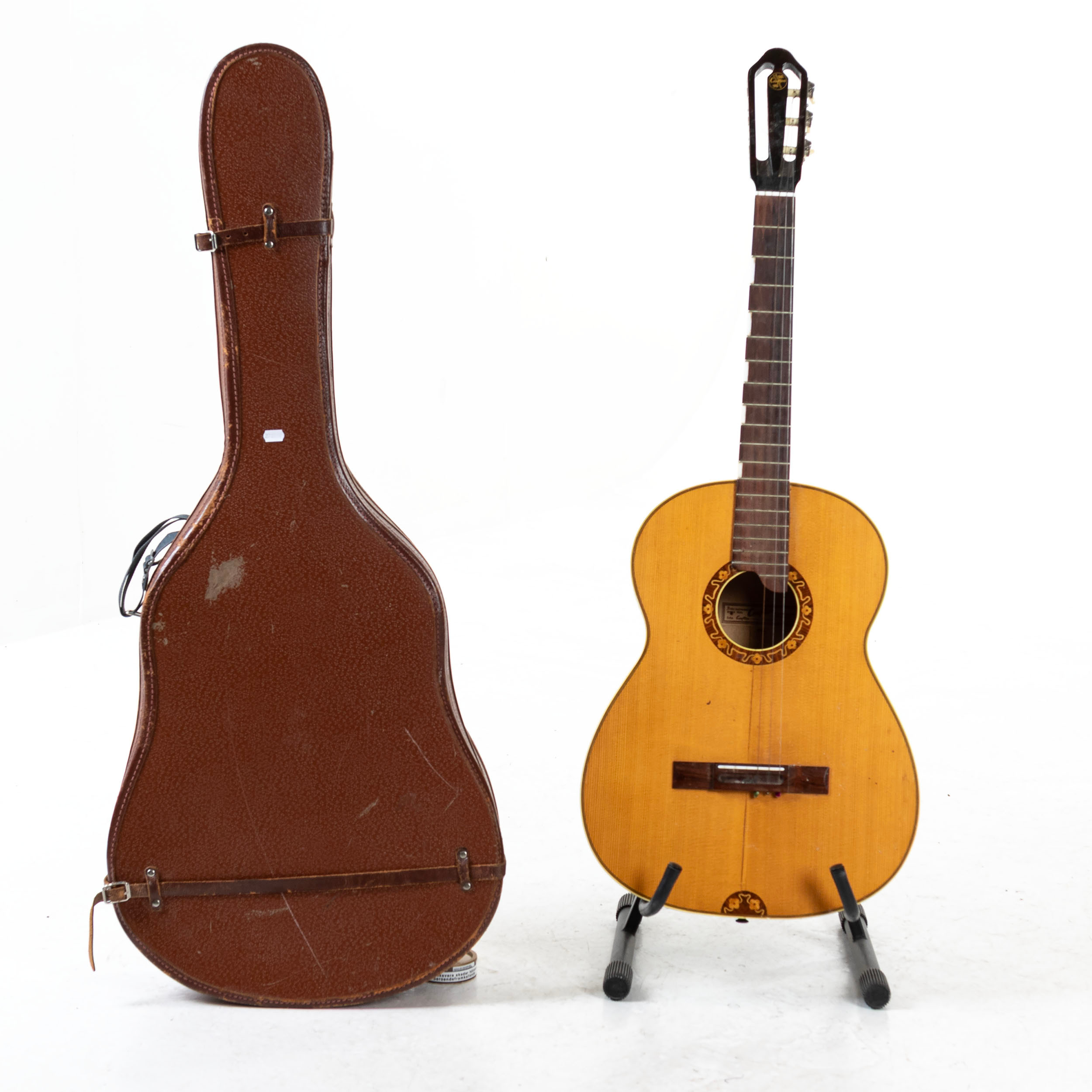 GITARR, med fodral, Crafton.