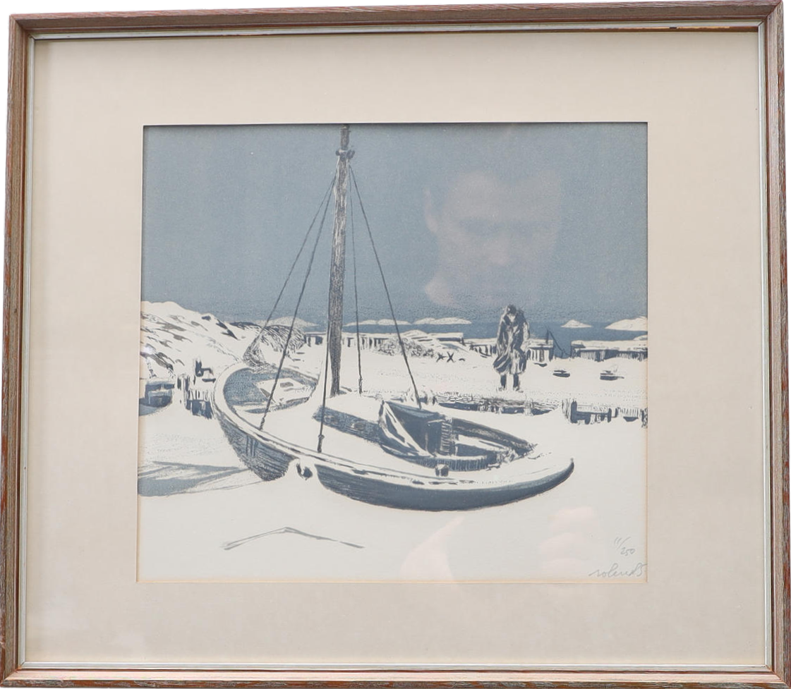 ROLAND SVENSSON. Vinterbild med fiskebåt, signerad och numrerad.