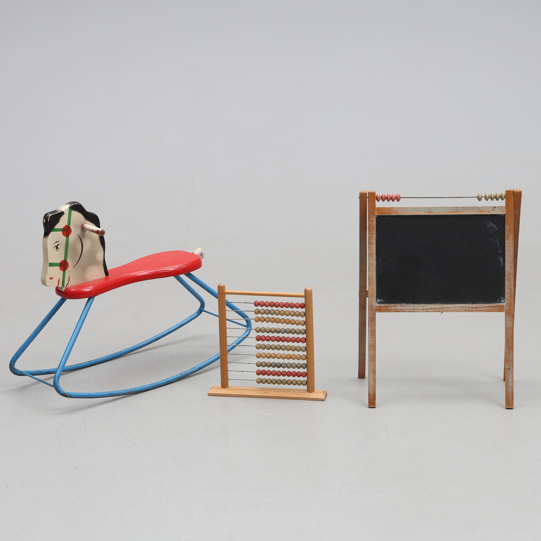 GUNGHÄST, KULRAM, GRIFFELTAVLA. Mitten av 1900-talet.