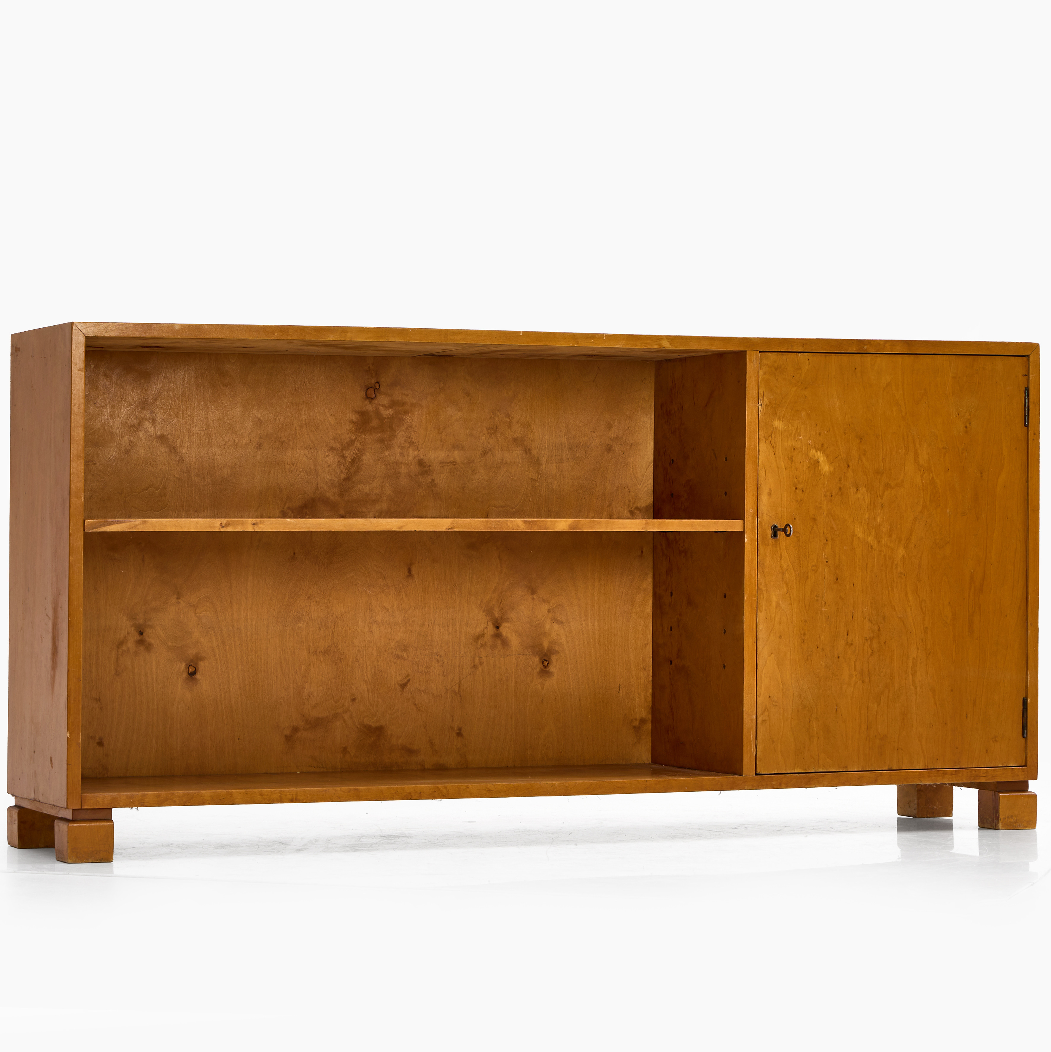 BOKHYLLA, med skåpdel, A-B. Peterström & Karlsson möbelfabrik, Nybro, Swedish Modern, 1930/40-tal, fanerad i björk.