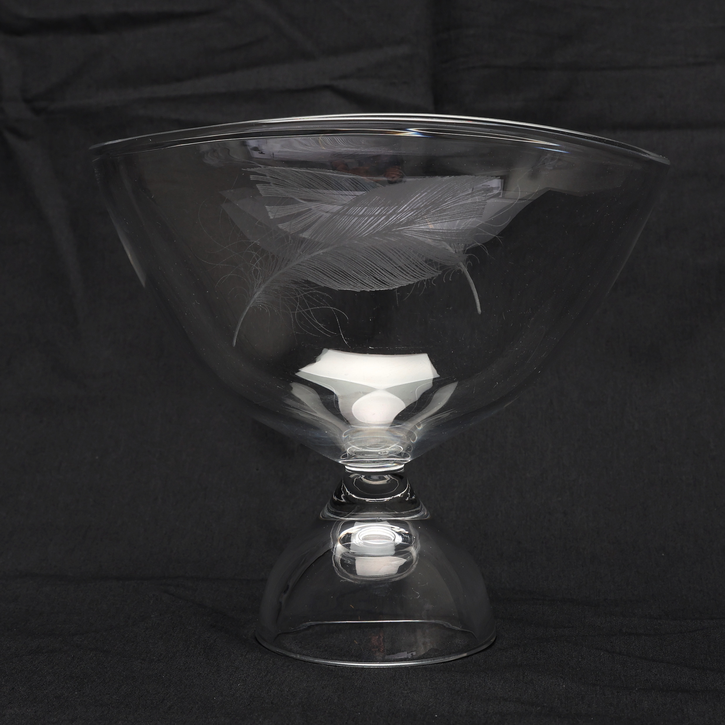 SKÅL PÅ FOT. Glas, Vicke Lindstrand, Kosta Boda, signerad.