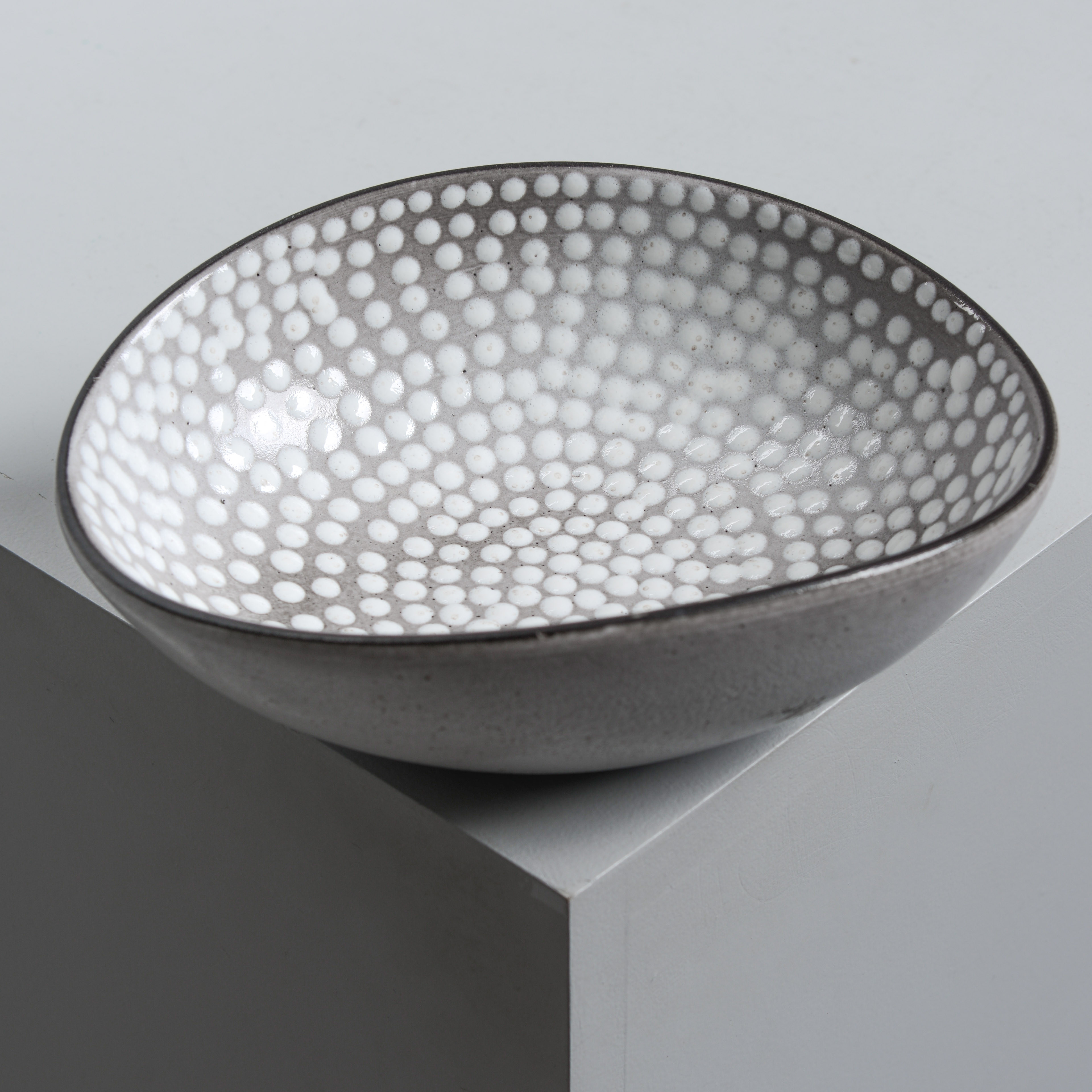 INGRID ATTERBERG. "Västkust", skål, modell 2033, Upsala-Ekeby, 1943-56.