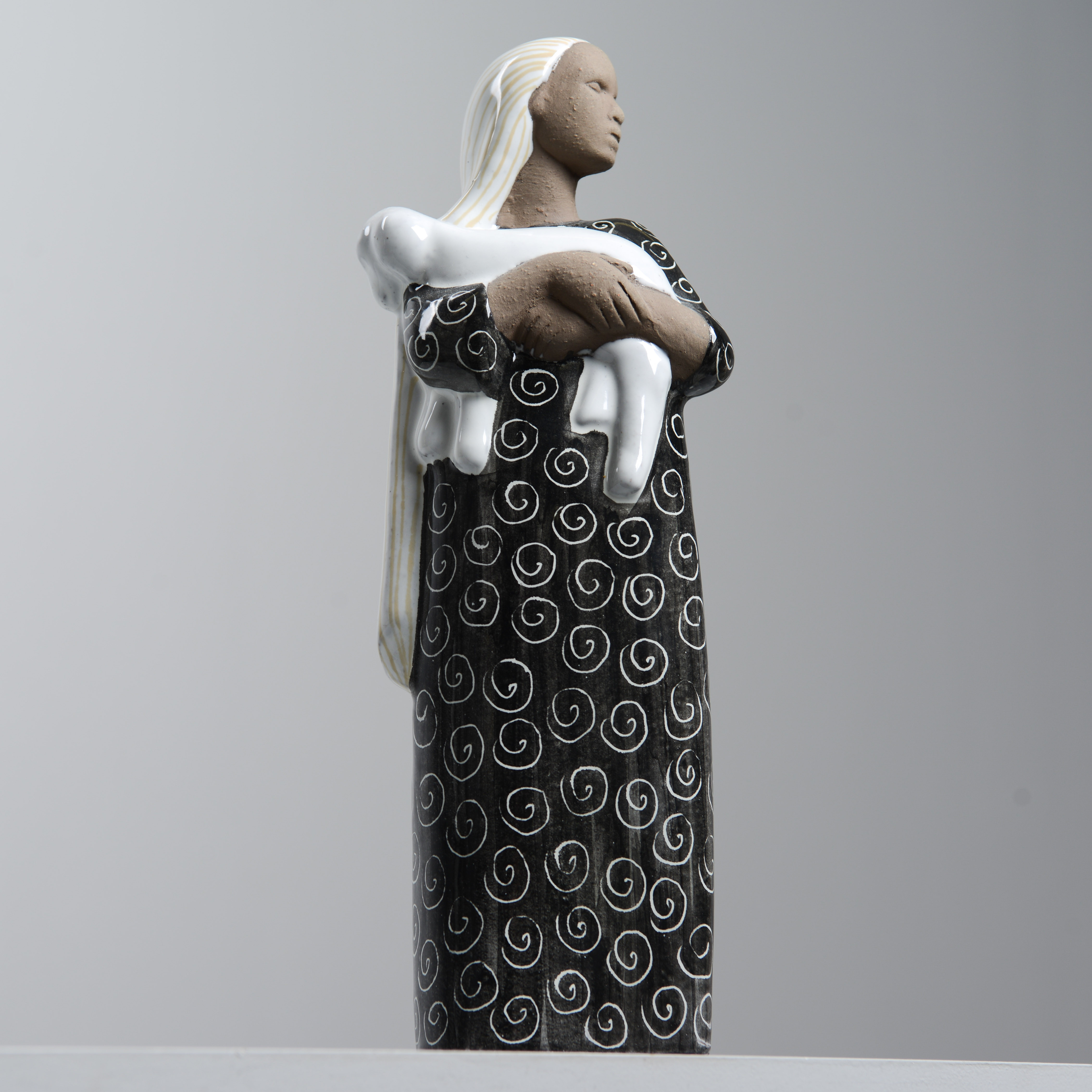 MARI SIMMULSON. "Herdinna", modell 4546, Upsala-Ekeby, 1962-63.