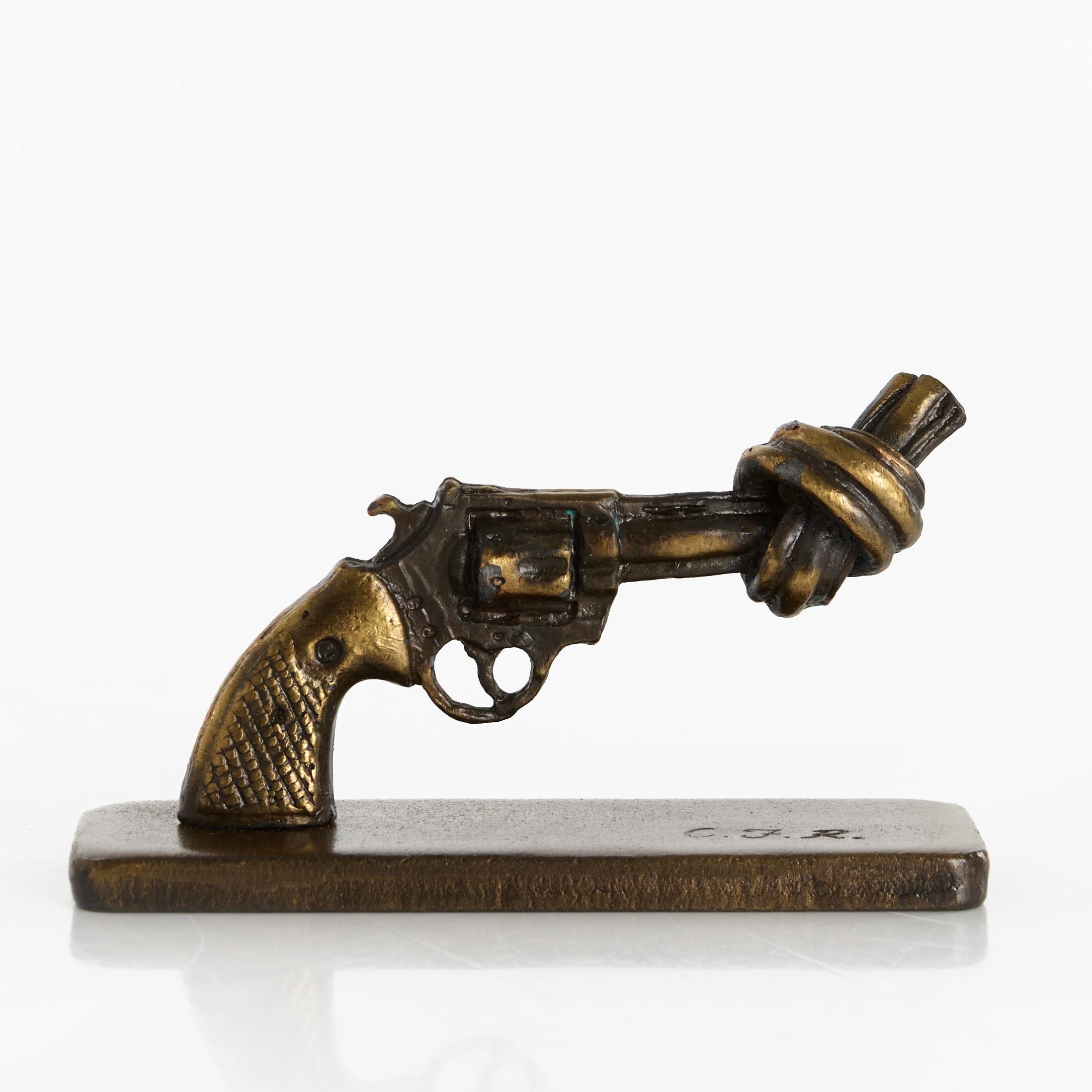 CARL FREDRIK REUTERSWÄRD. "Non-Violence", monogramsignerad, skulptur, The UN PEACE SYMBOL, för United Nations (UN).