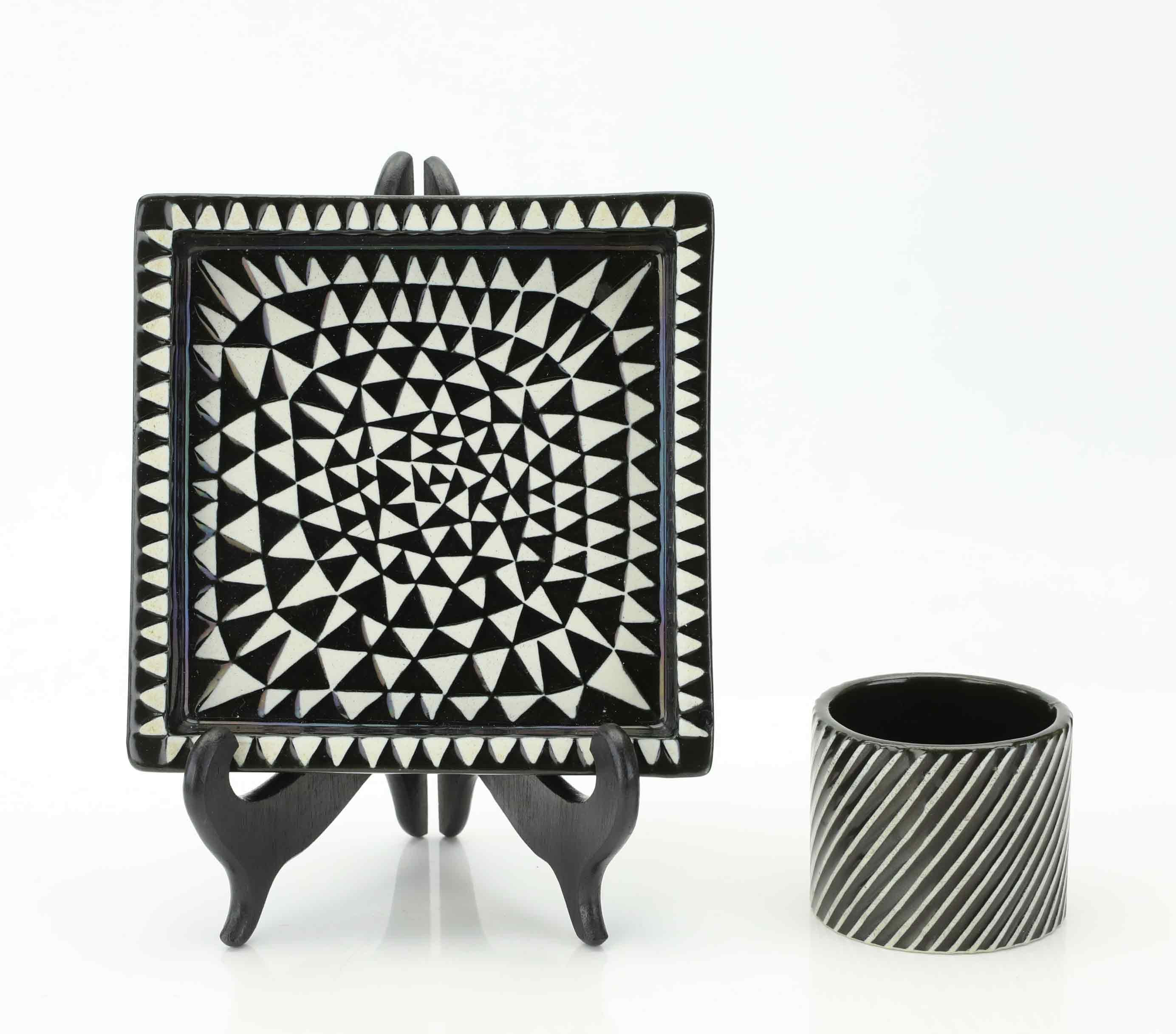 STIG LINDBERG. askfat, cigaretthållare, "Domino", stengods, Gustavsberg, 1950-tal.