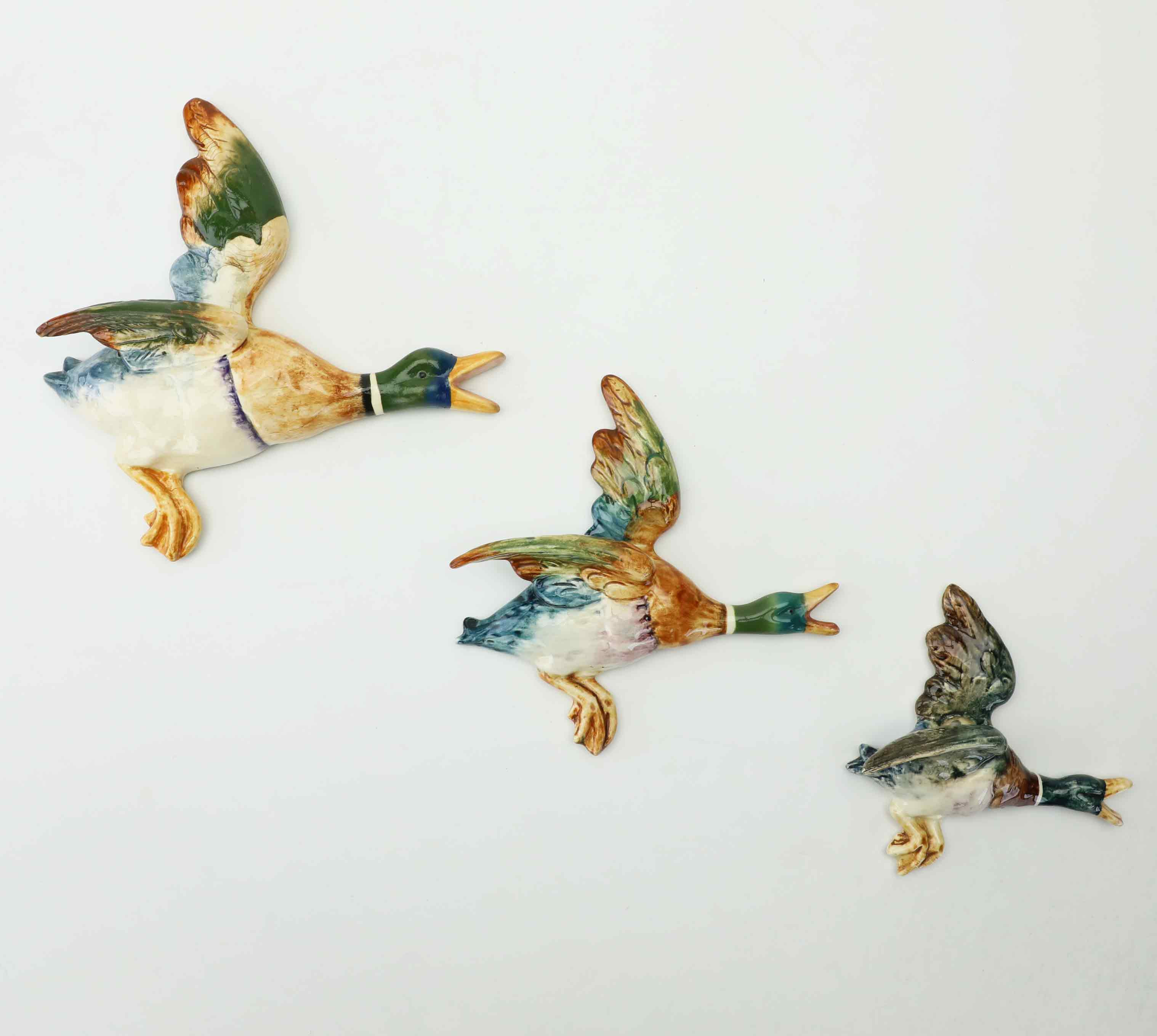 VÄGGFIGURINER, 3 st, flintgods, Beswick, England, 1900-tal.