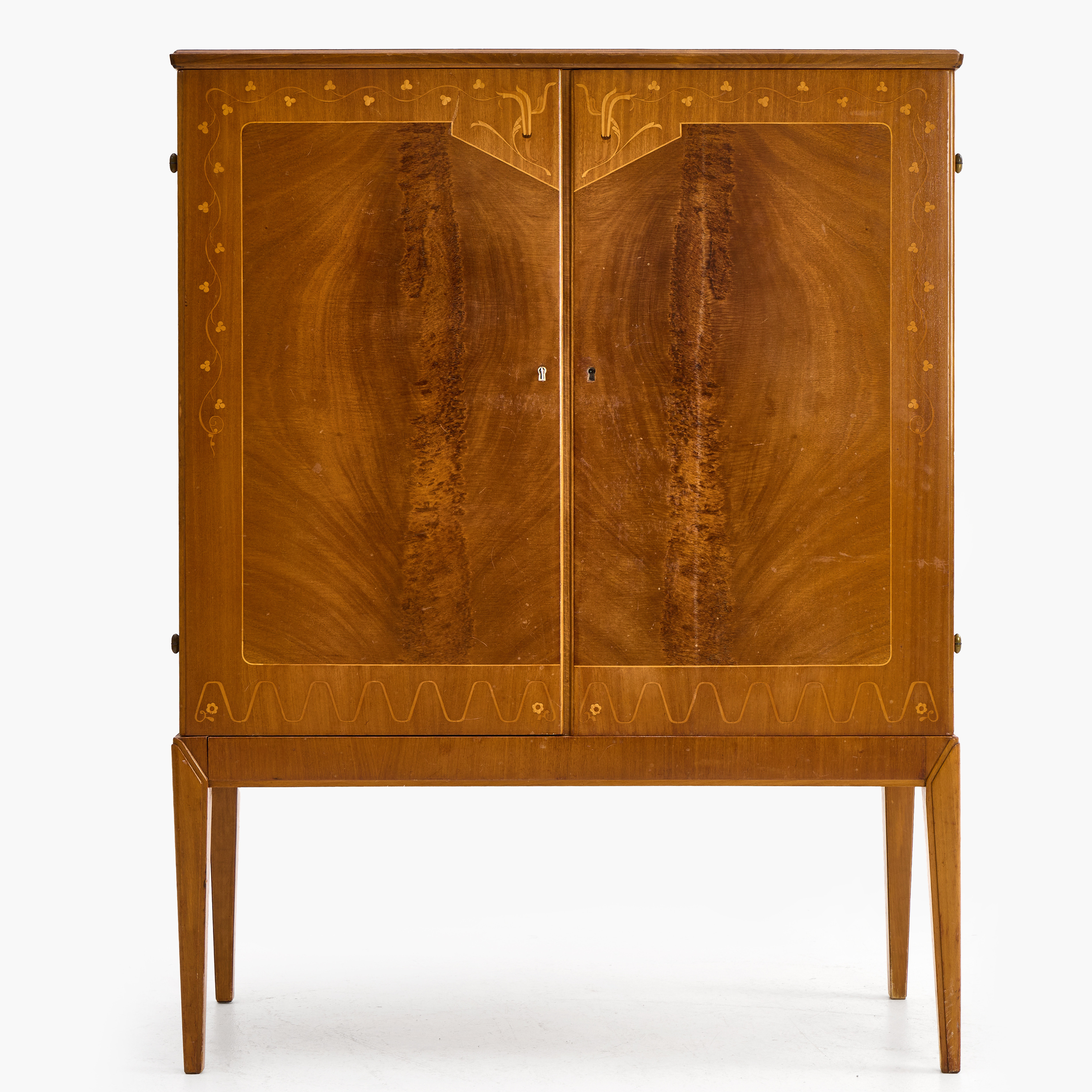 SKÅP, Swedish Modern, 1940/50-tal, mahogny, dörrspeglar med intarsiadekor.