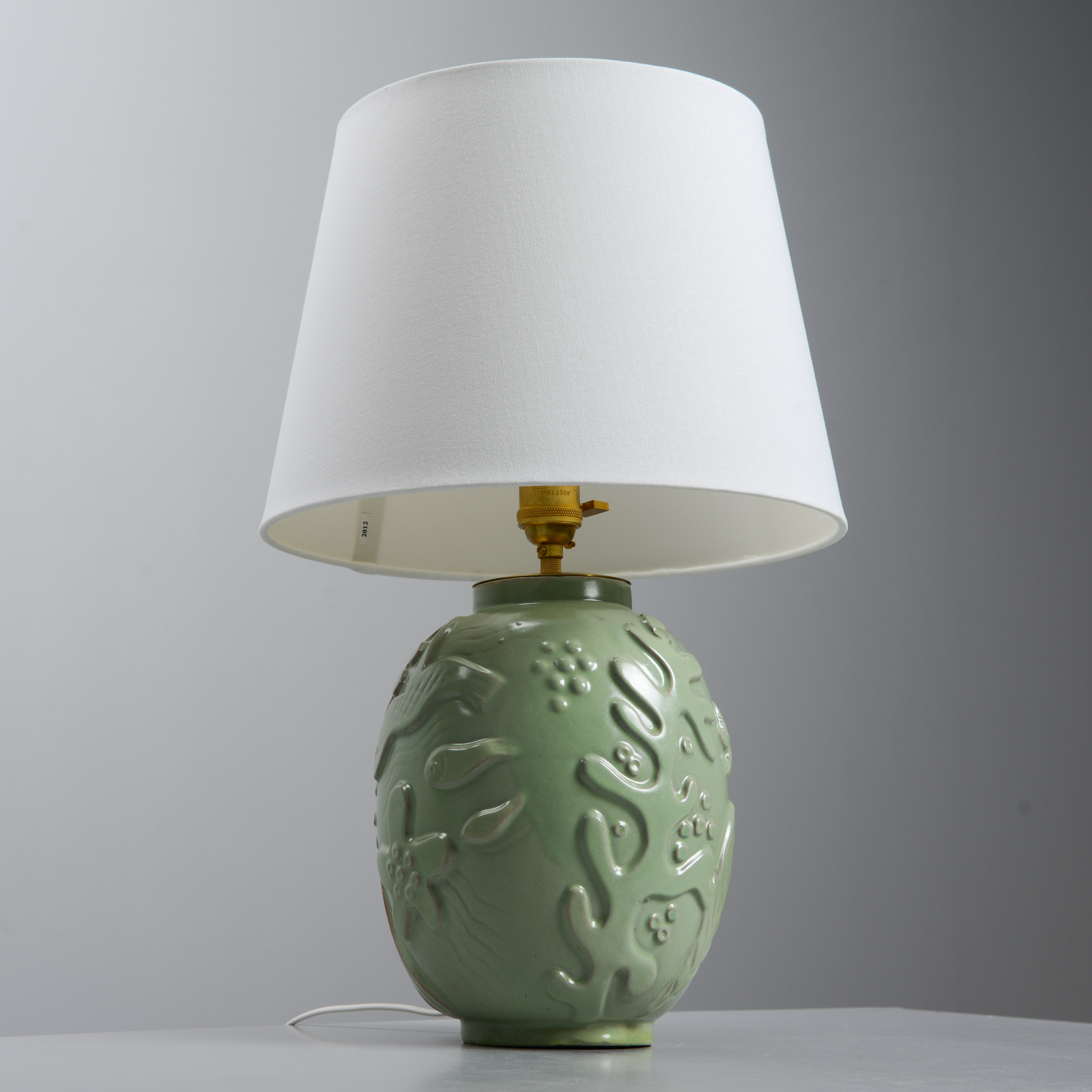 ANNA-LISA THOMSON. Bordslampa, modell 221, Upsala Ekeby, 1940-52.