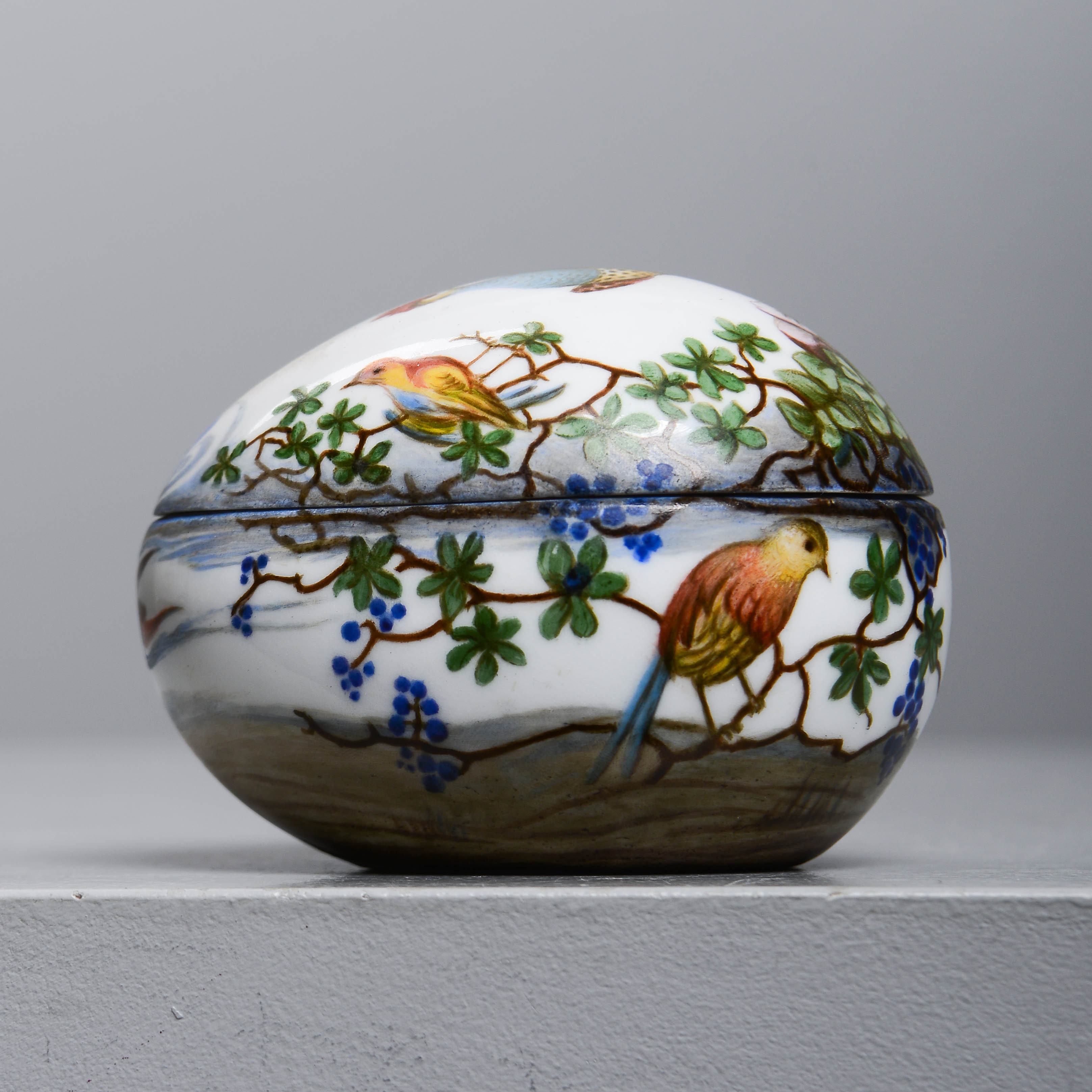 LOCKASK, signerad "O.H", Rosenthal, daterad 1930.