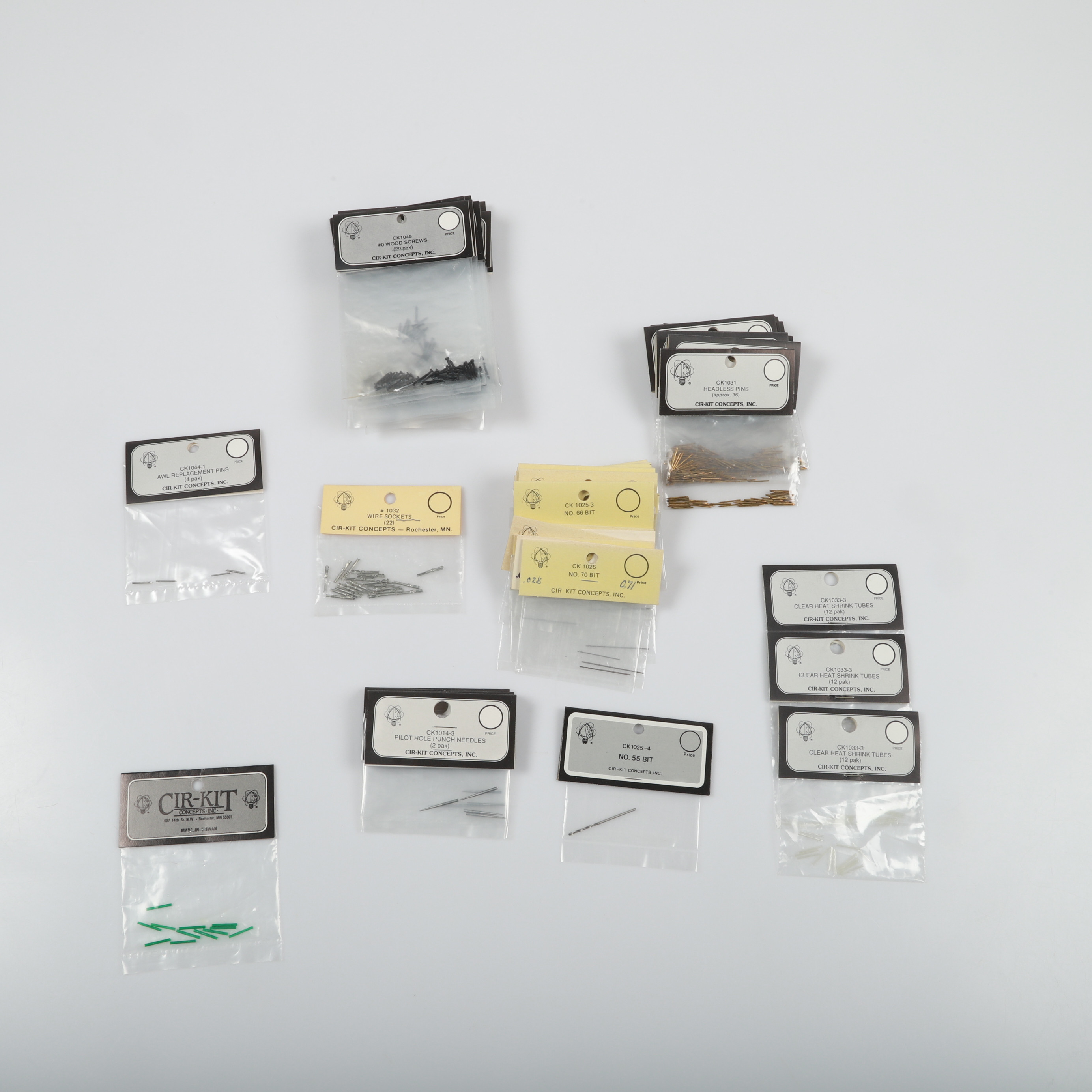 DOCK- ELLER TITTSKÅPSMINIATYRER, ca 57 förpackningar, CIR-KIT Concepts, Inc.