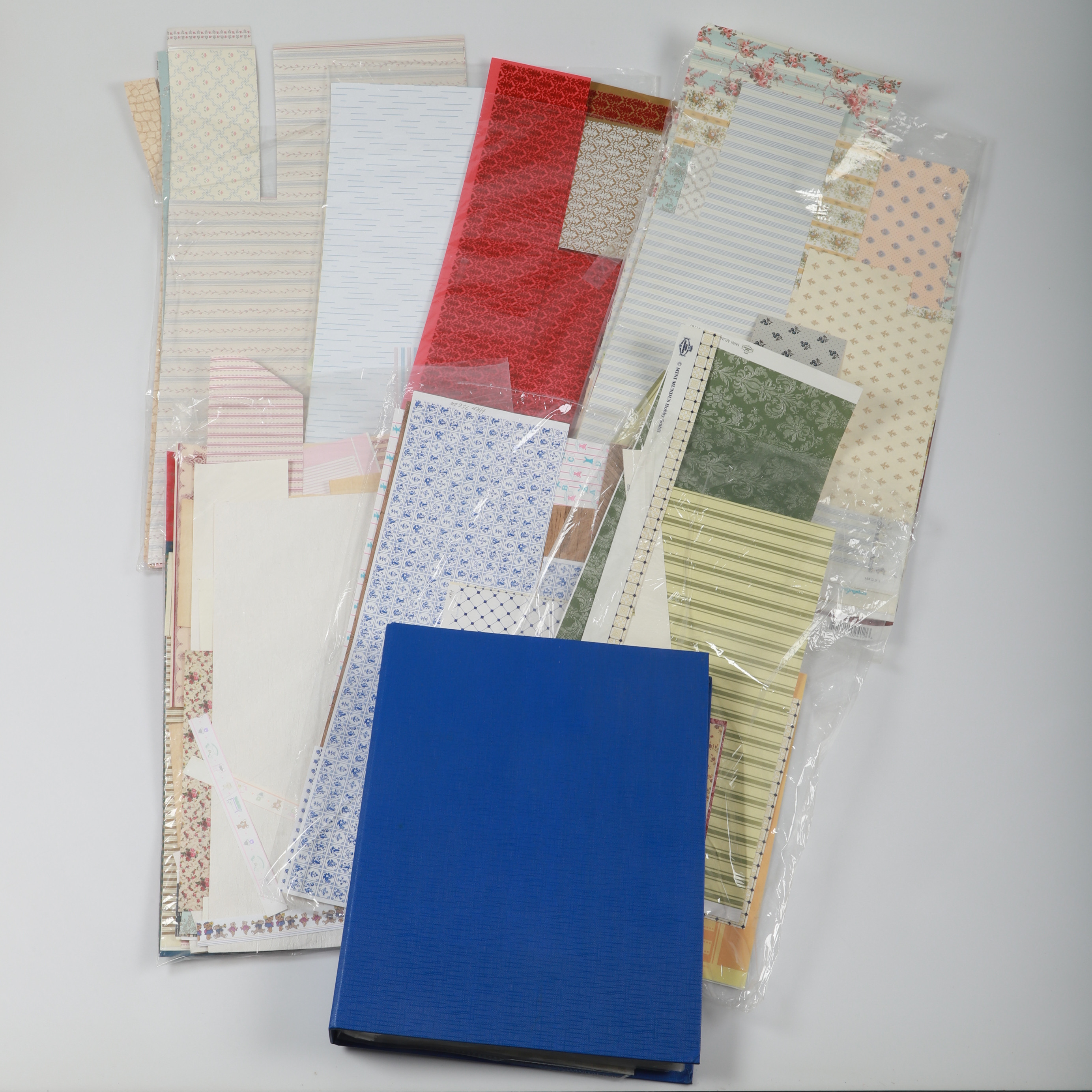 DOCK- ELLER TITTSKÅPSMINIATYRER, Tapeter, större parti, bla.a Mini Graphics, Louis Nichole.