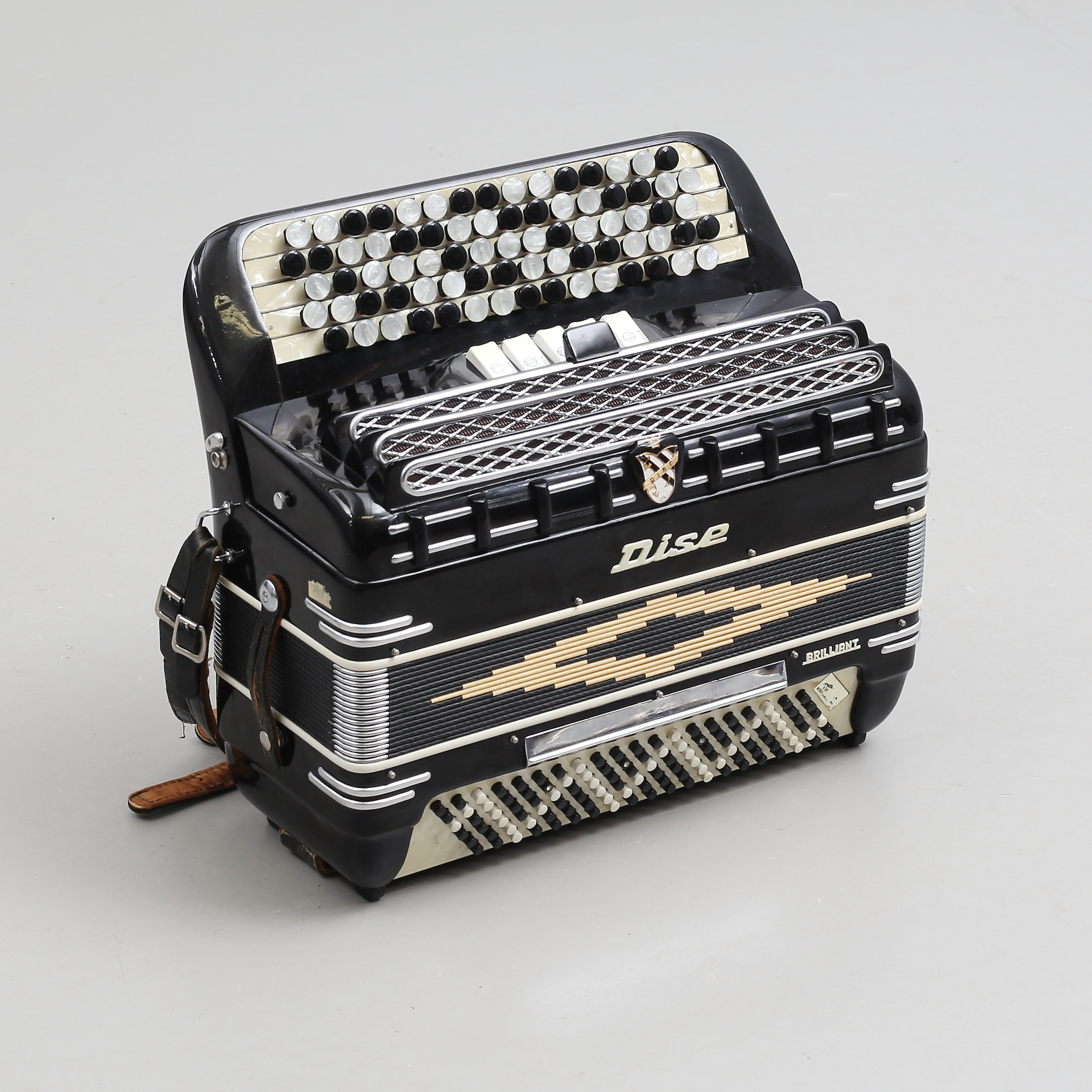 DISE BRILLIANT, knappdragspel, Italien.