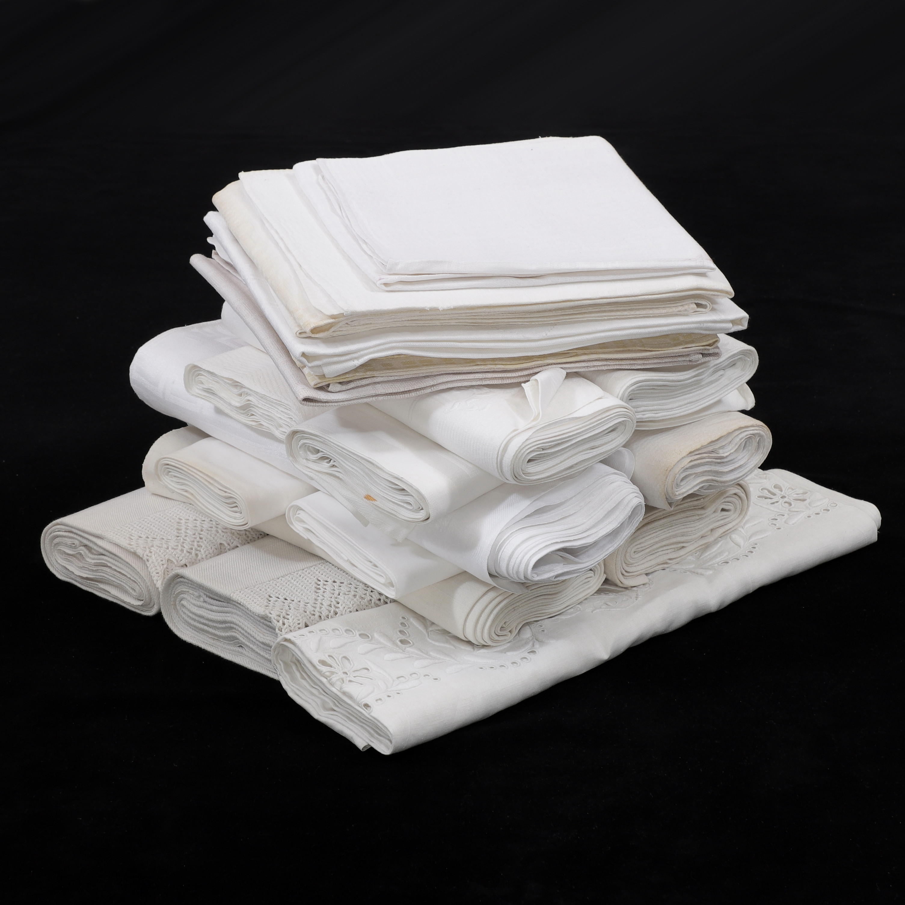 DUKAR, LAKAN, ÖVERKAST, 23 delar, linne mm.