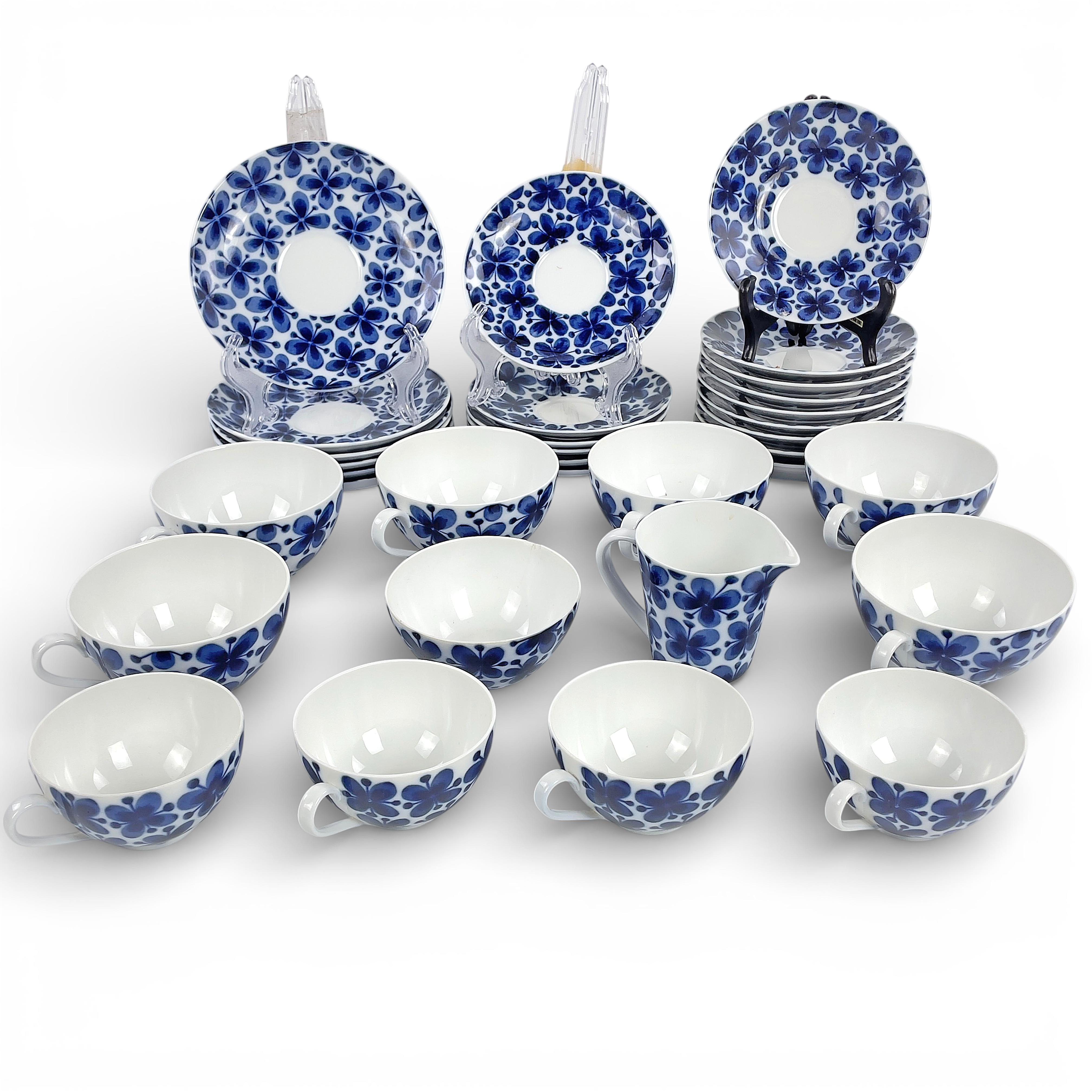 MARIANNE WESTMAN. Servisdelar, 33 st, "Mon Amie", porslin, Rörstrand.