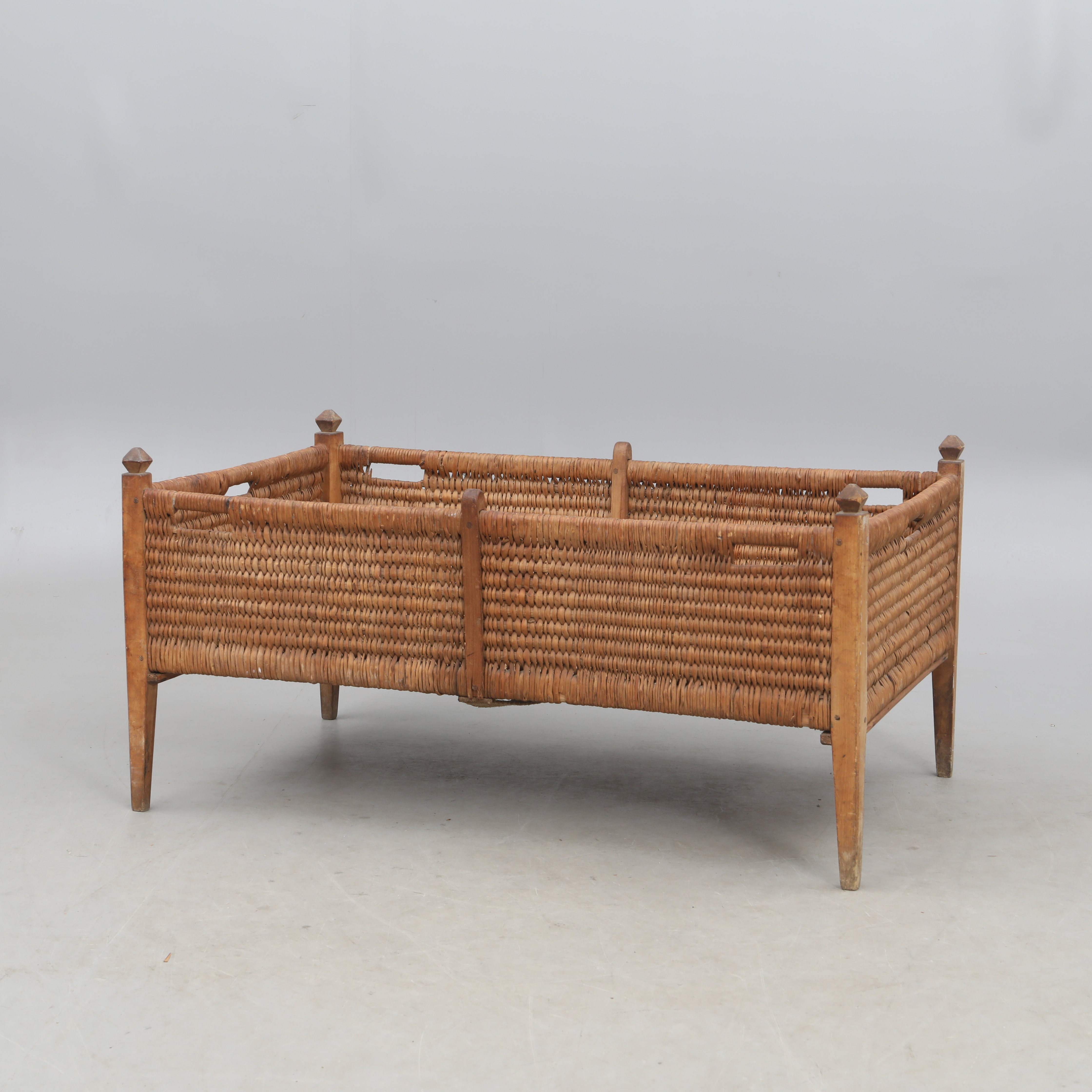 SÄNG, allmoge, trä/rotting, 18/1900-tal.