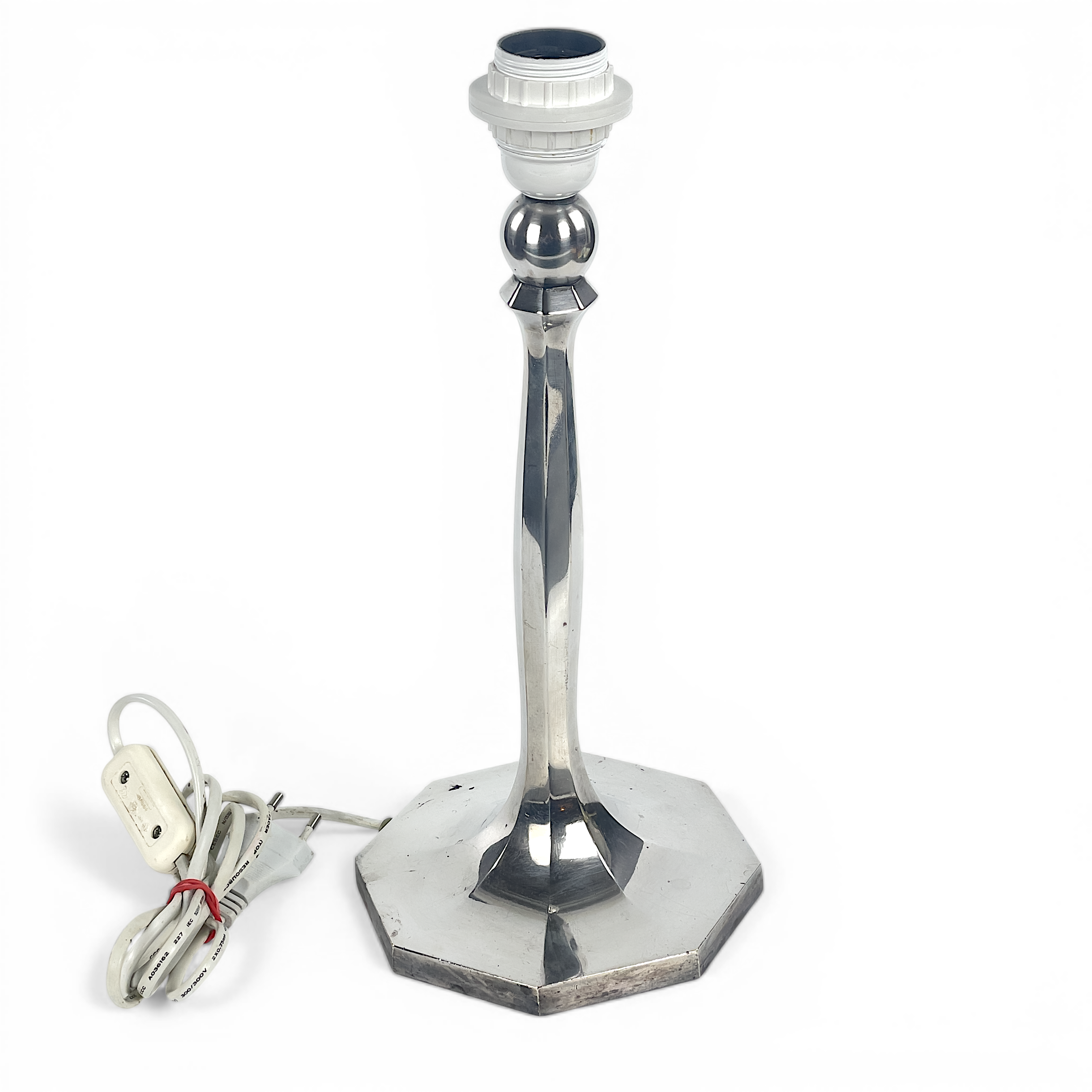 HERMAN BERGMANS KONSTGJUTERI, bordslampa, nysilver, märkt HB K AB, 1900-talets första hälft.