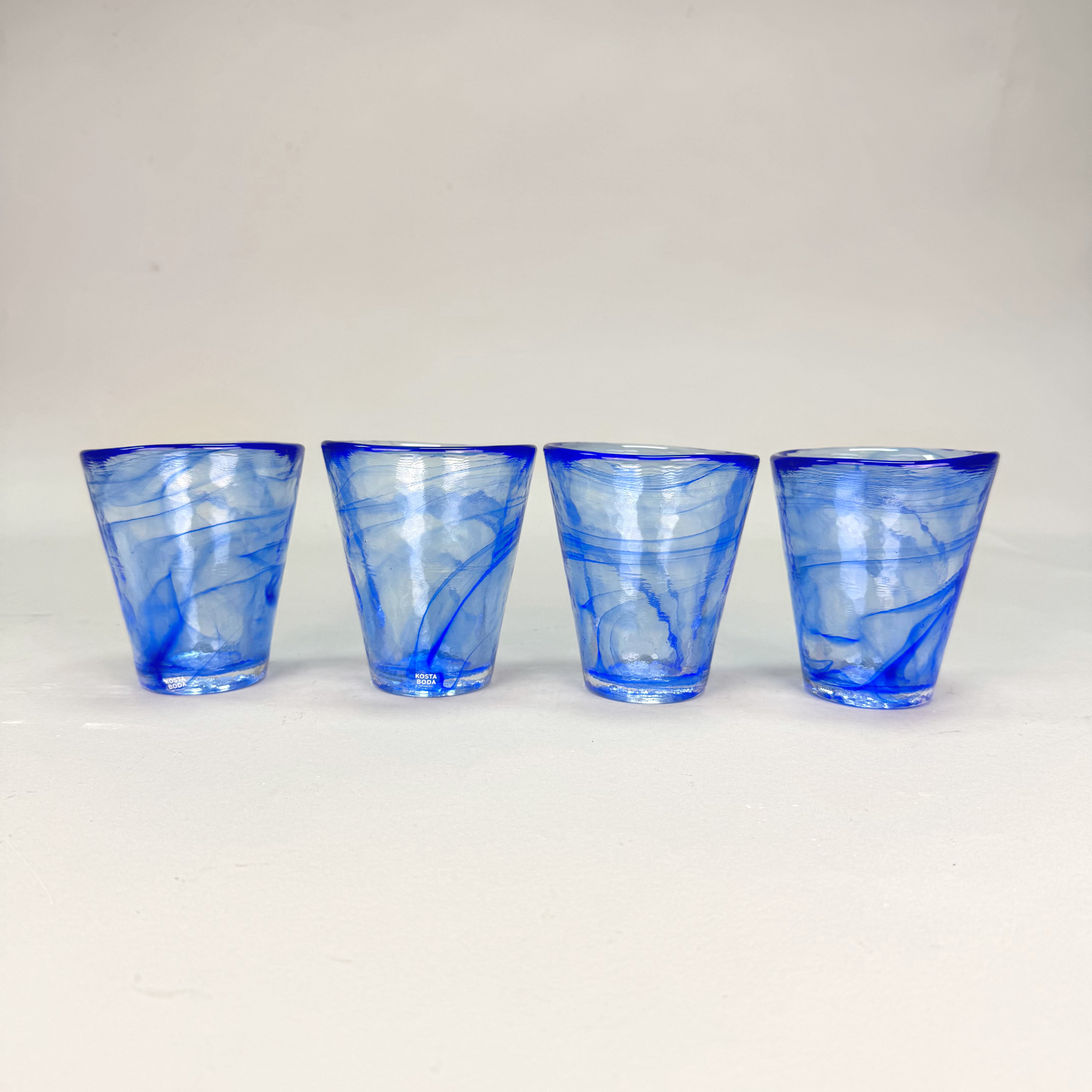 ULRICA HYDMAN-VALLIEN. GLAS- Kosta Boda 4st - "Mine" blå.