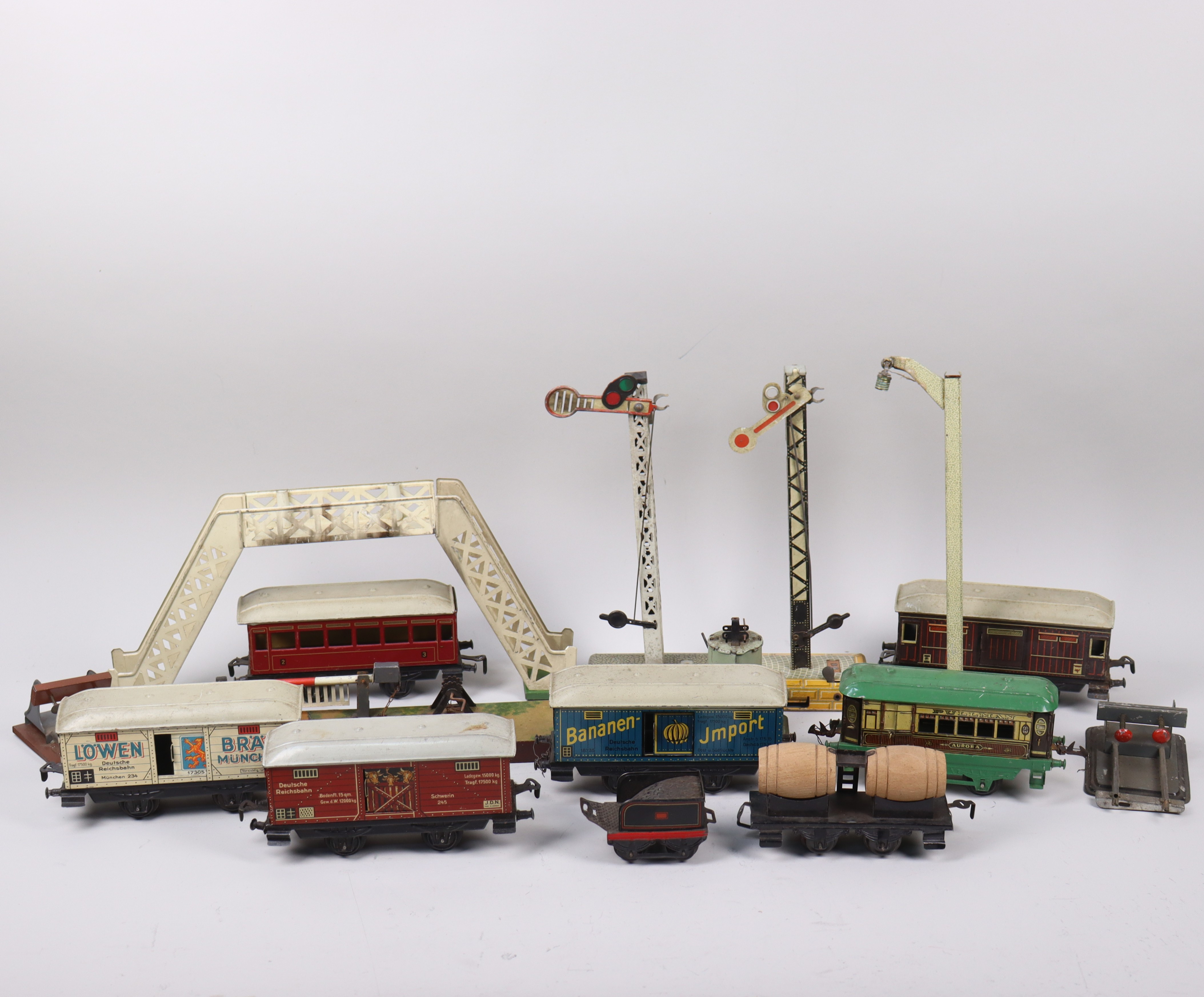 MODELLJÄRNVÄG, Distler, Tyskland mm, vagnar, spår och tillbehör, spår 0, 1930-tal.