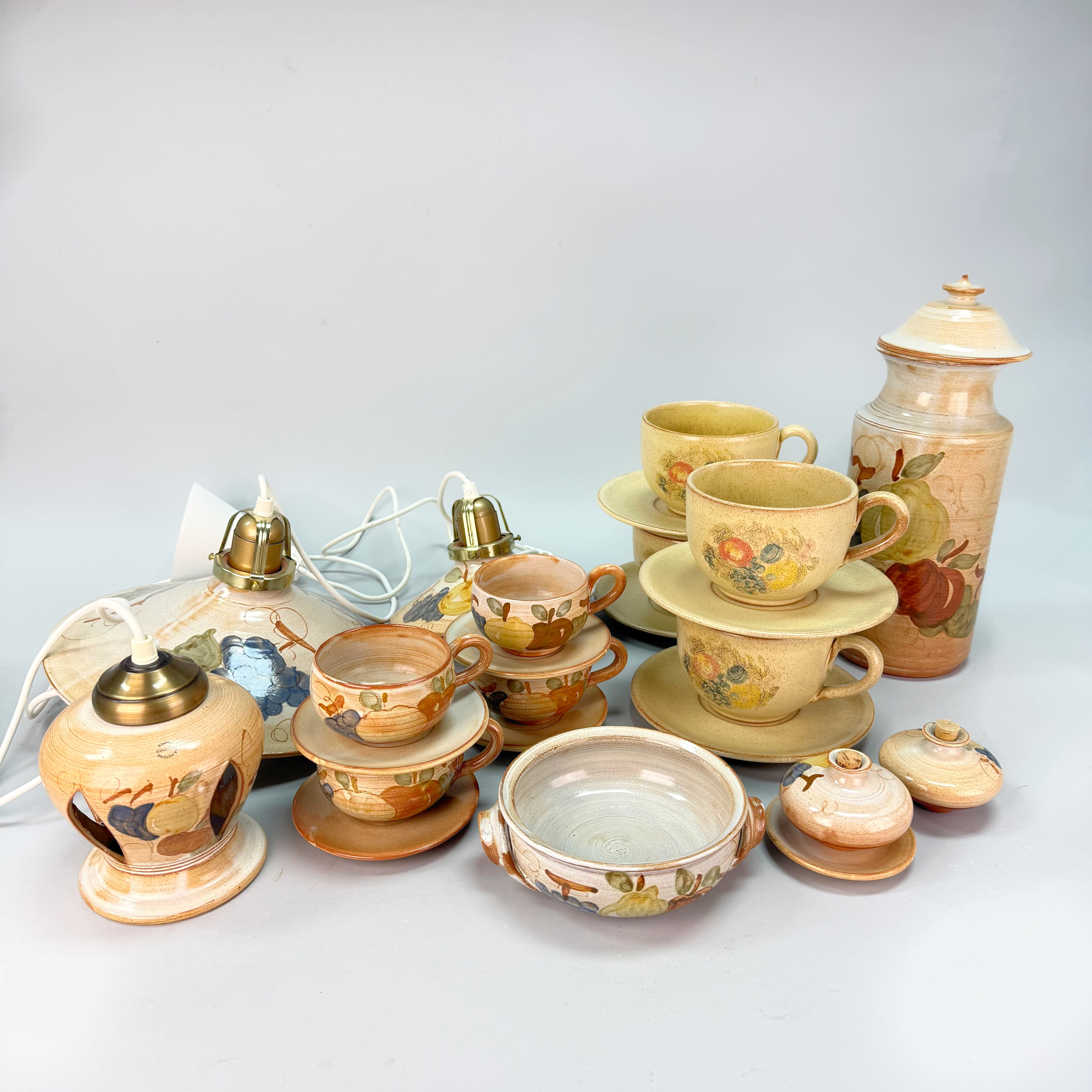 LA POTTERIE - Parti med bla 3st lampor.