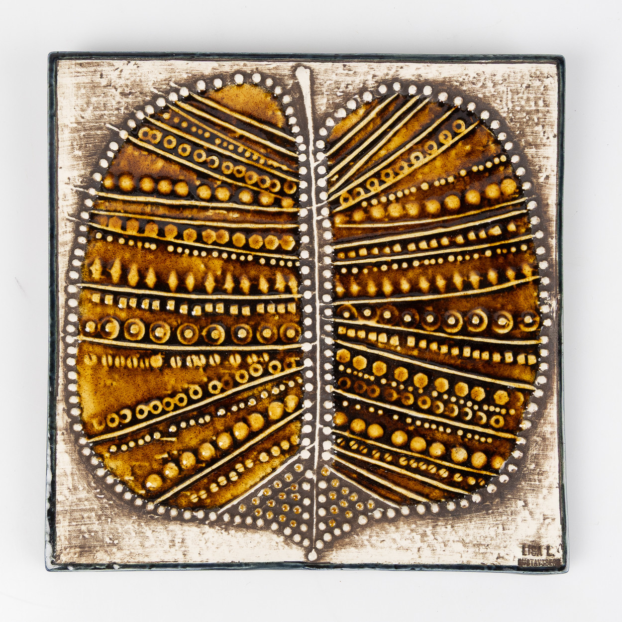 LISA LARSON. Väggrelief "Blad", ur serien Unik, Gustavsberg, stengods.