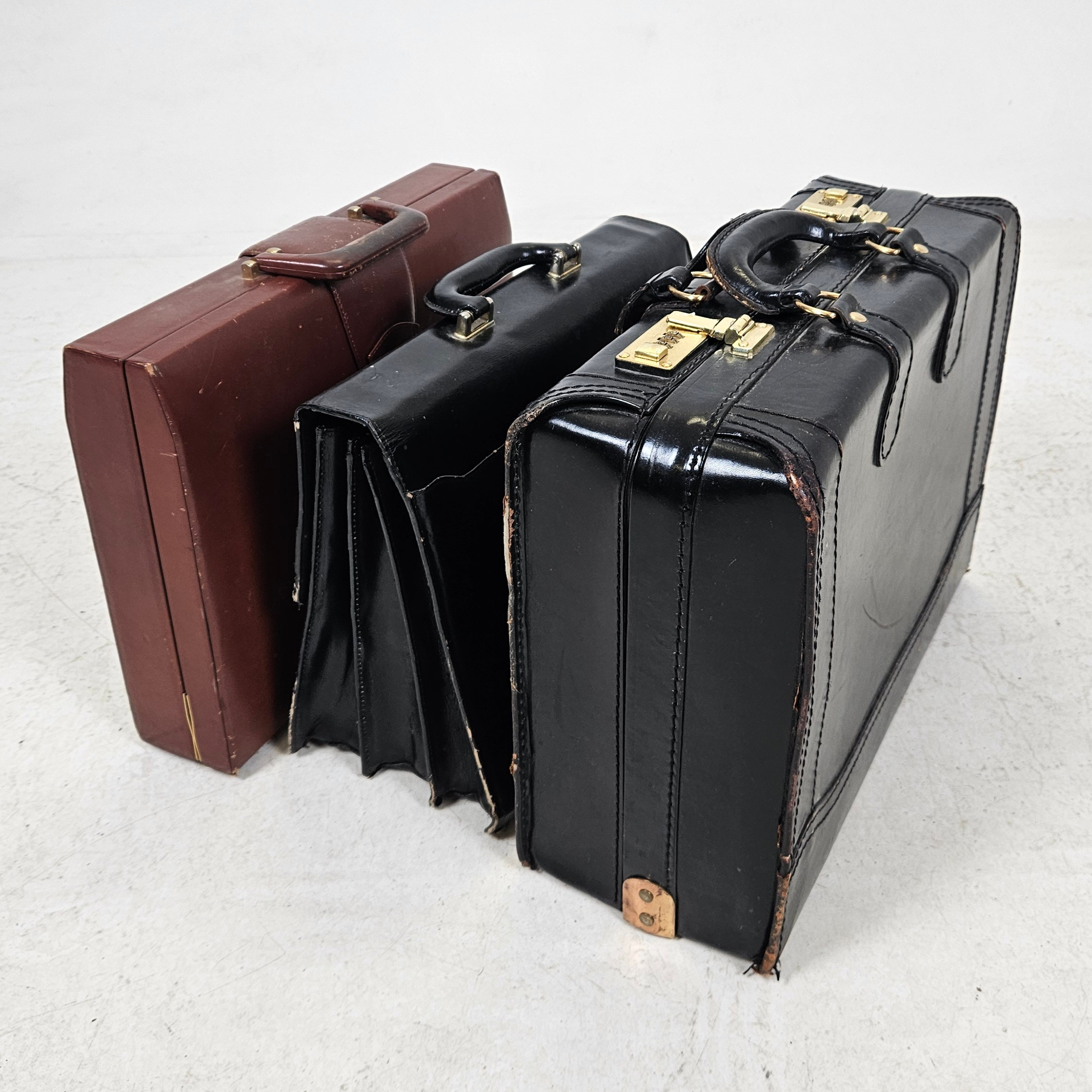 VÄSKOR, 3 st, läder, bland annat Barbonese, Italien.