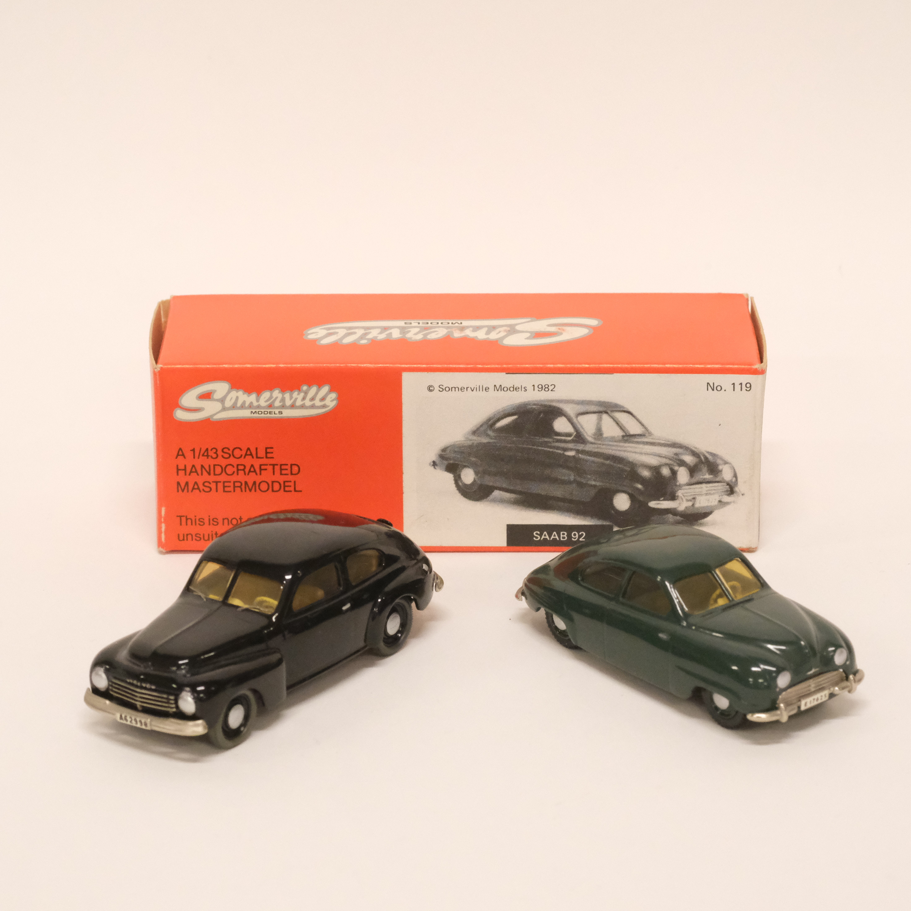 SOMERVILLE. TVÅ MODELLBILAR. VOLVO OCH SAAB. ENGLAND, 1982-83.