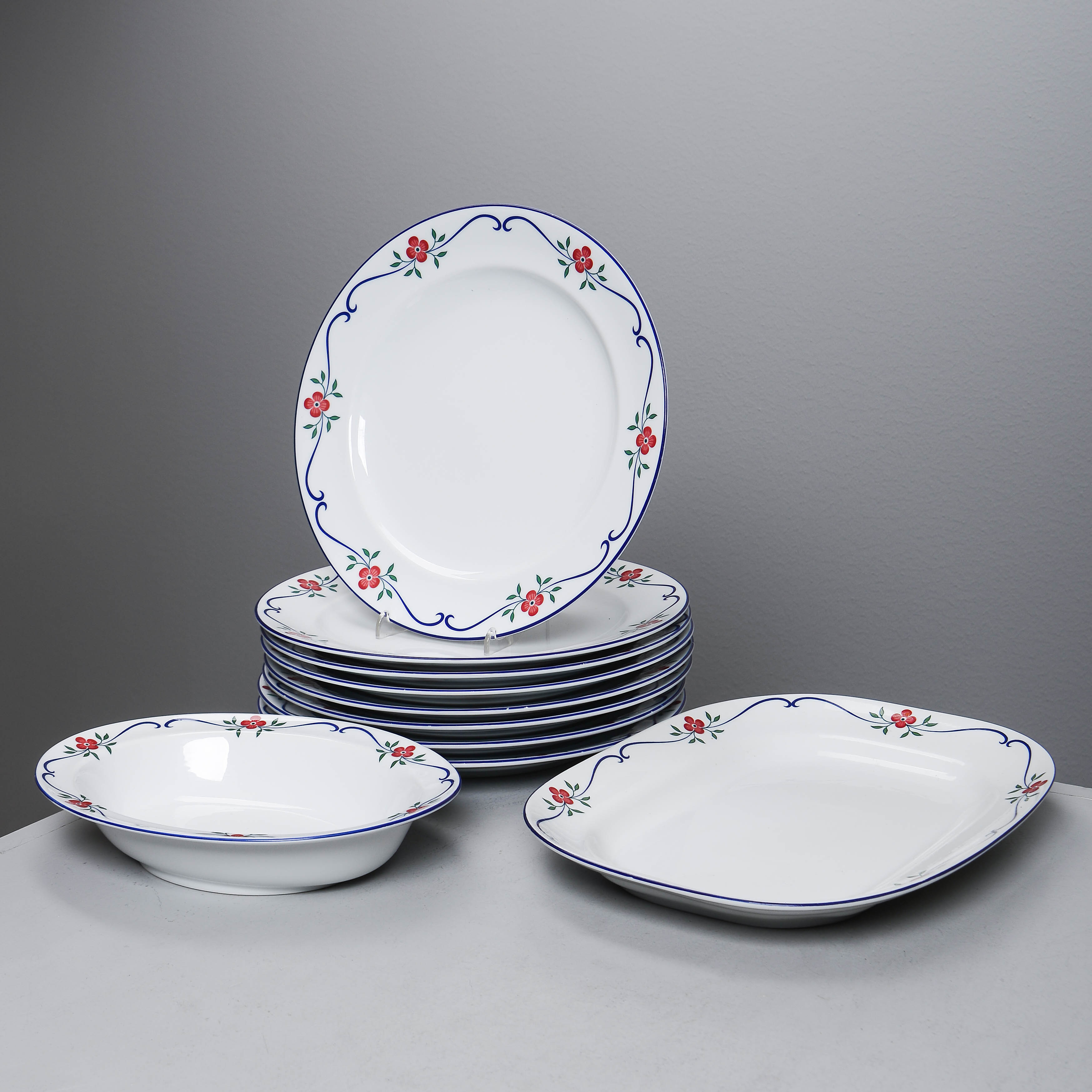 PIA RÖNNDAHL. "Sundborn", matservisdelar, 10 st, Rörstrand.