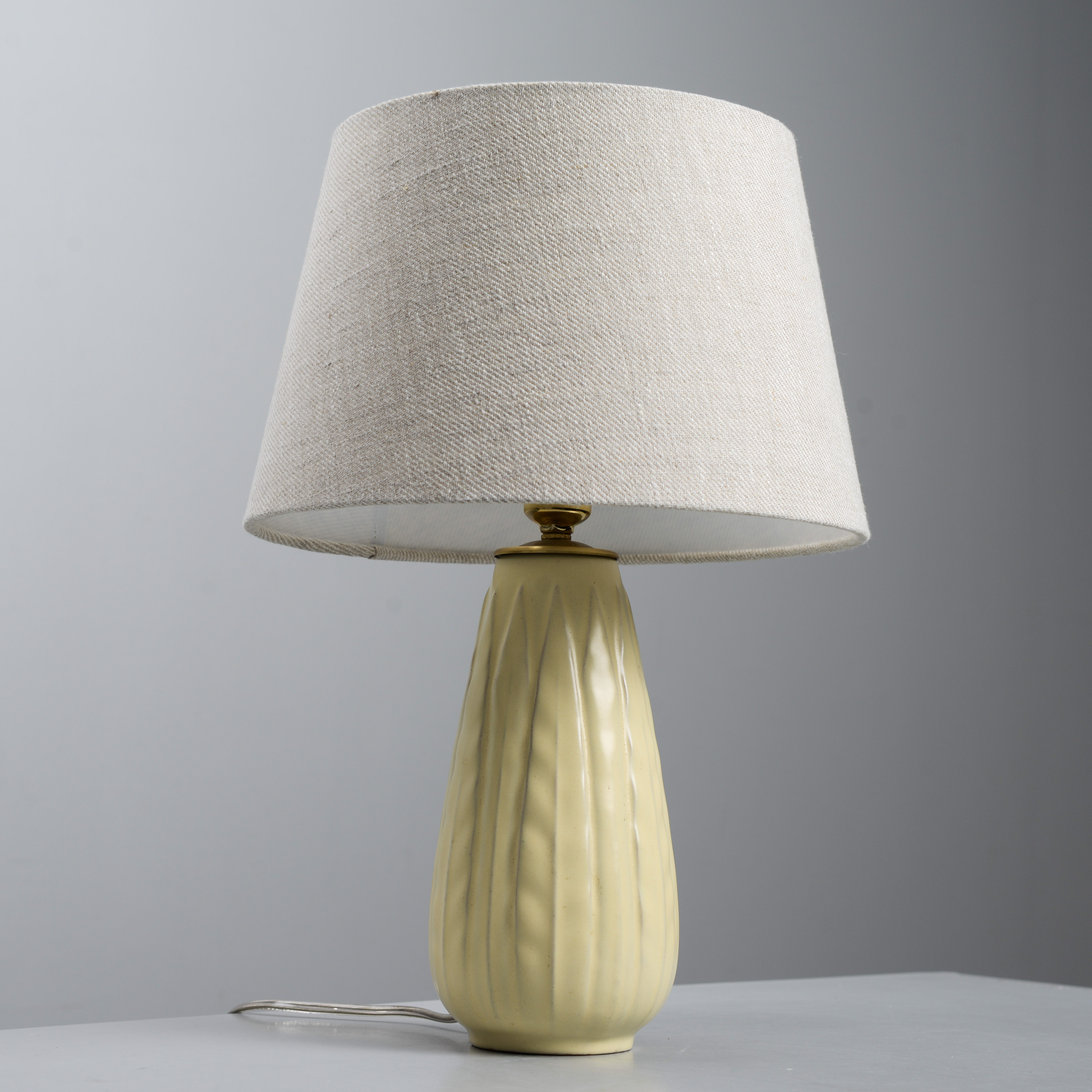 ANNA-LISA THOMSON. Bordslampa, "Lancett", Upsala-Ekeby, 1949-52.