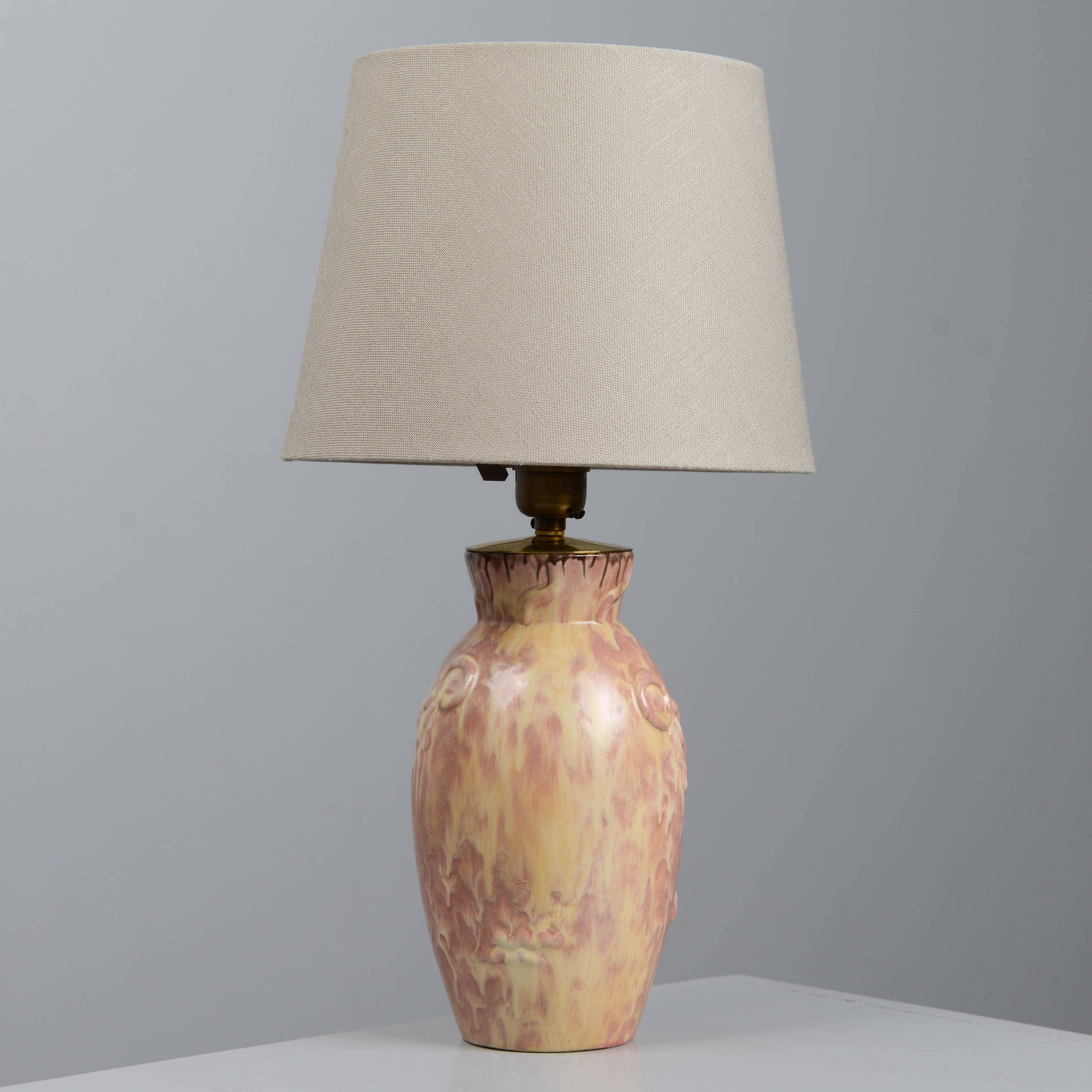 ANNA-LISA THOMSON. Bordslampa, modell 3052, Upsala-Ekeby, 1934-38.