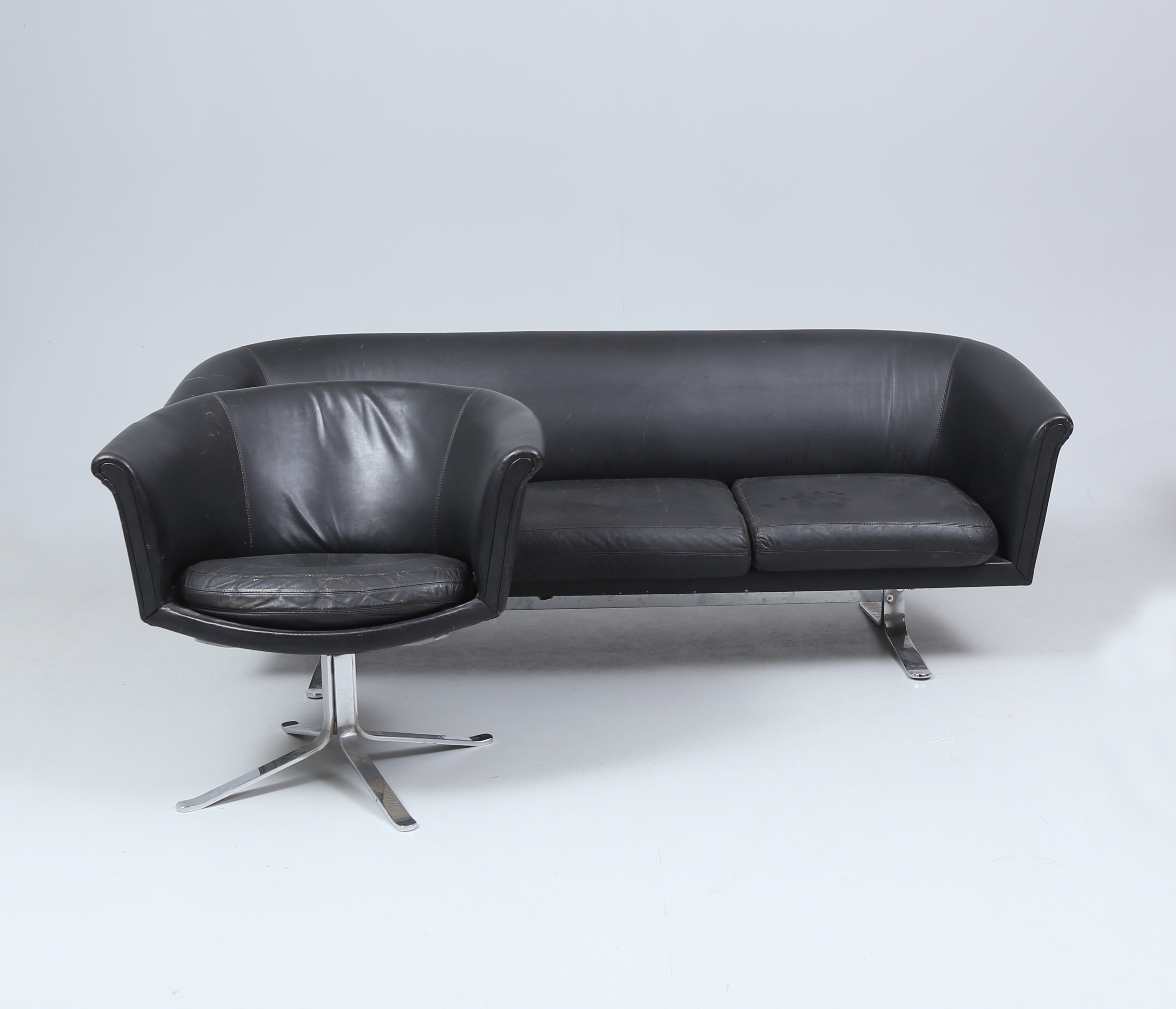 BJÖRN HULTÉN. soffa samt fåtölj, IRE Möbler, Skillingaryd.