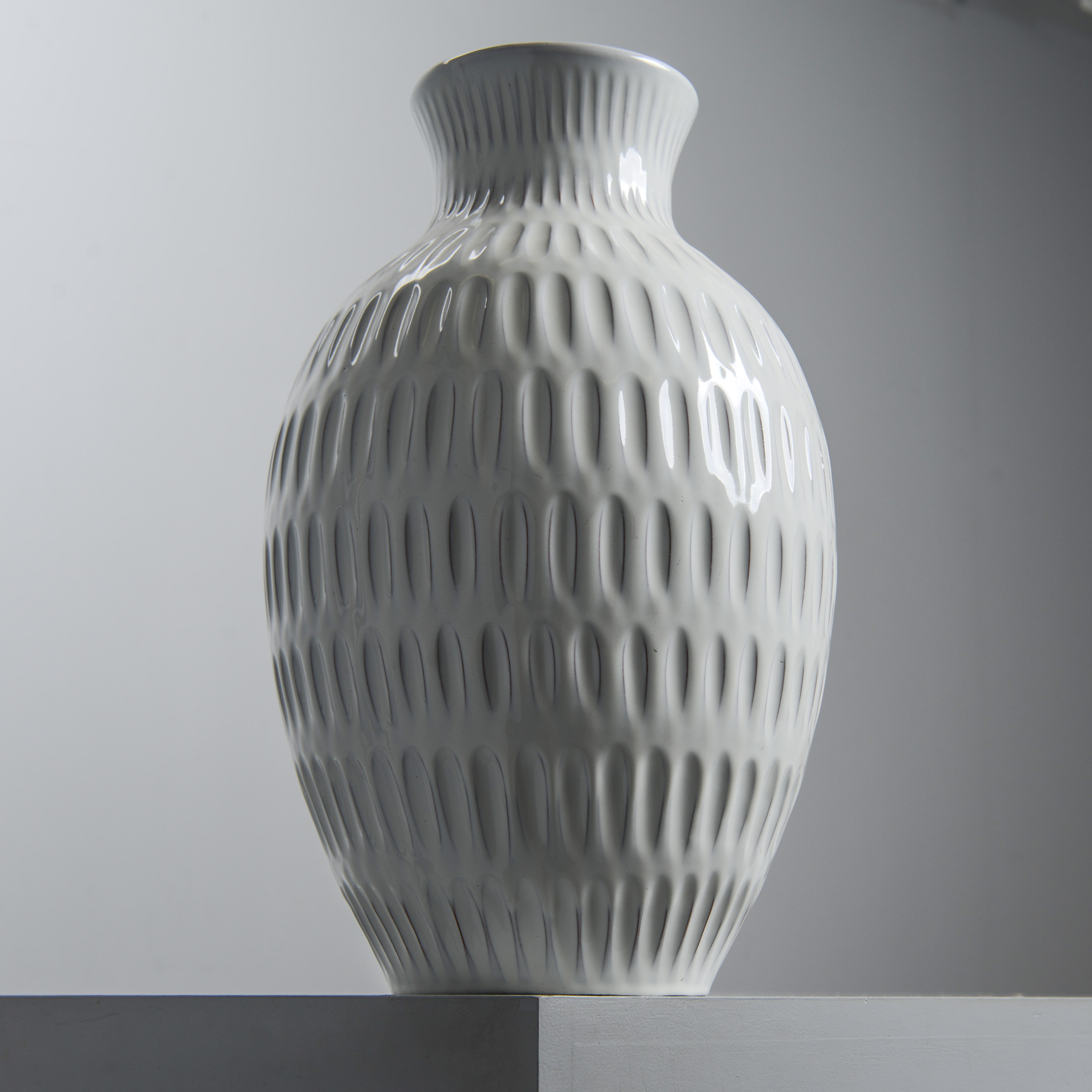 ANNA-LISA THOMSON. Golvvas, modell 27, Upsala-Ekeby, 1948-54.