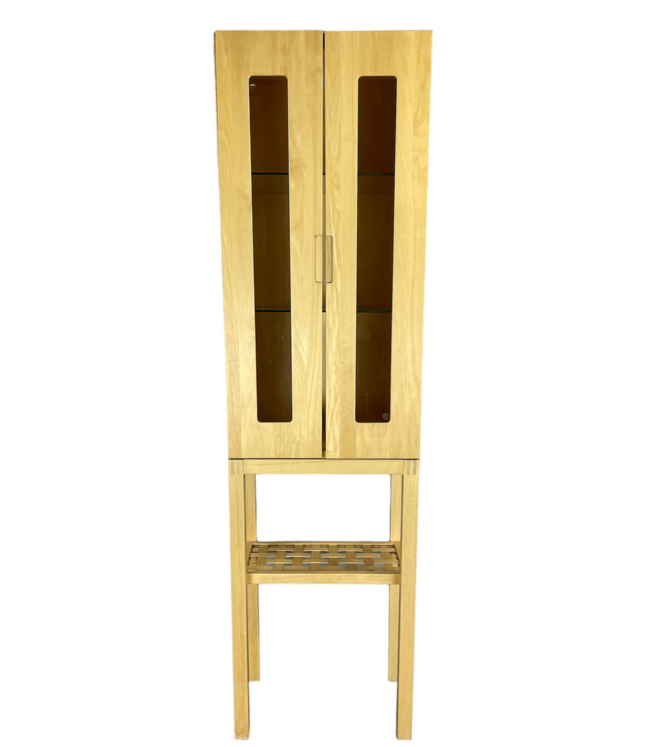 KNUT OCH MARIANNE HAGBERG. Vitrinskåp, "Ottenby", massiv asp, belysning, IKEA, 2000.
