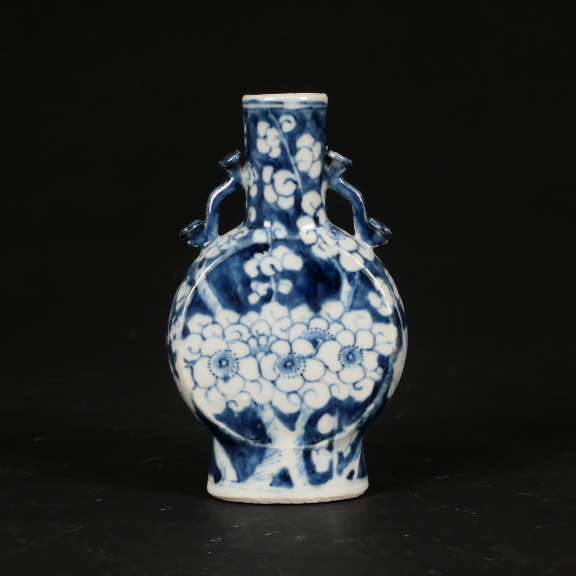 PILGRIMSFLASKA, underglasyrblått porslin, Qingdynastin, Kina. 18/1900-tal.