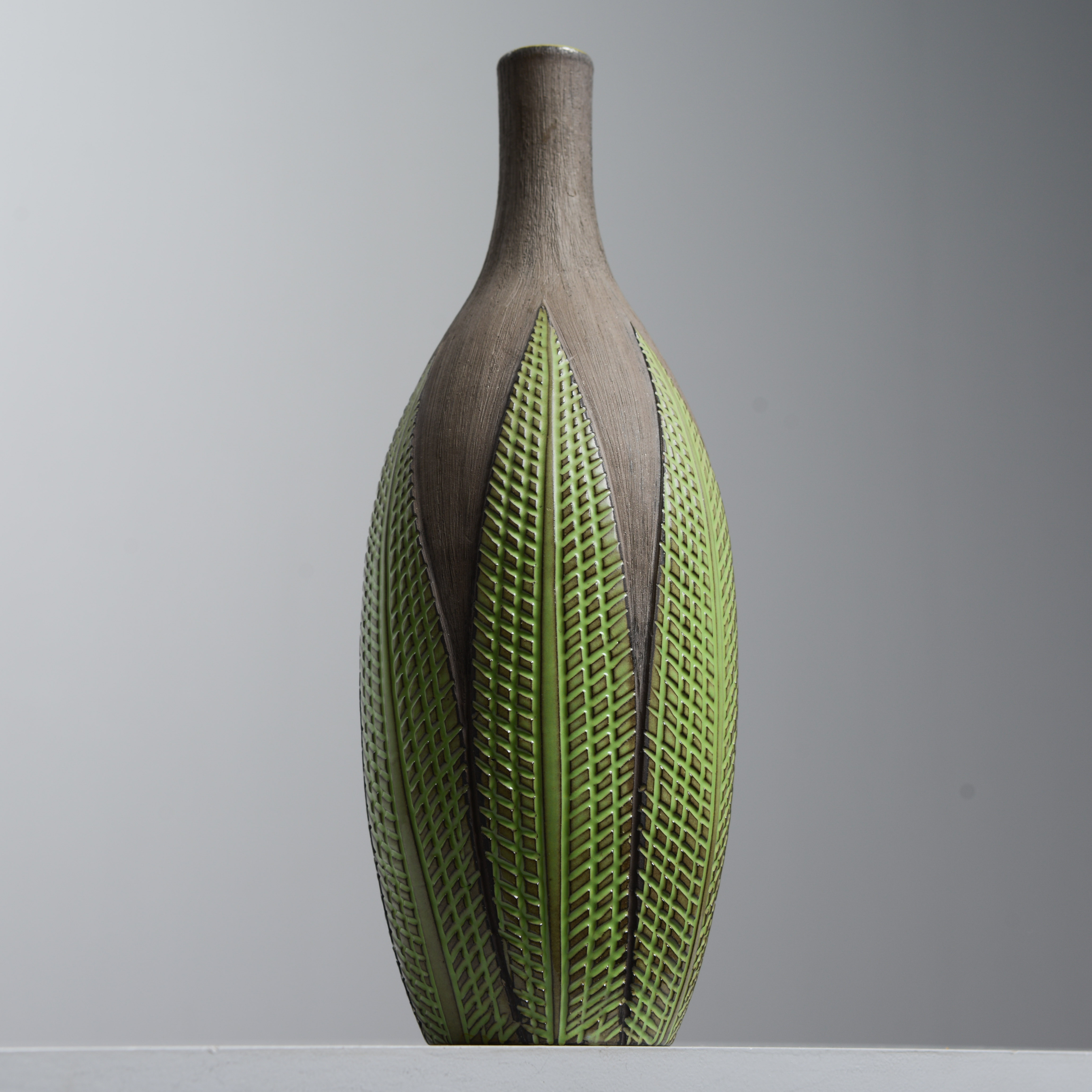 ANNA-LISA THOMSON. "Paprika (grön)", vas, modell 1019, Upsala-Ekeby, 1949-69.