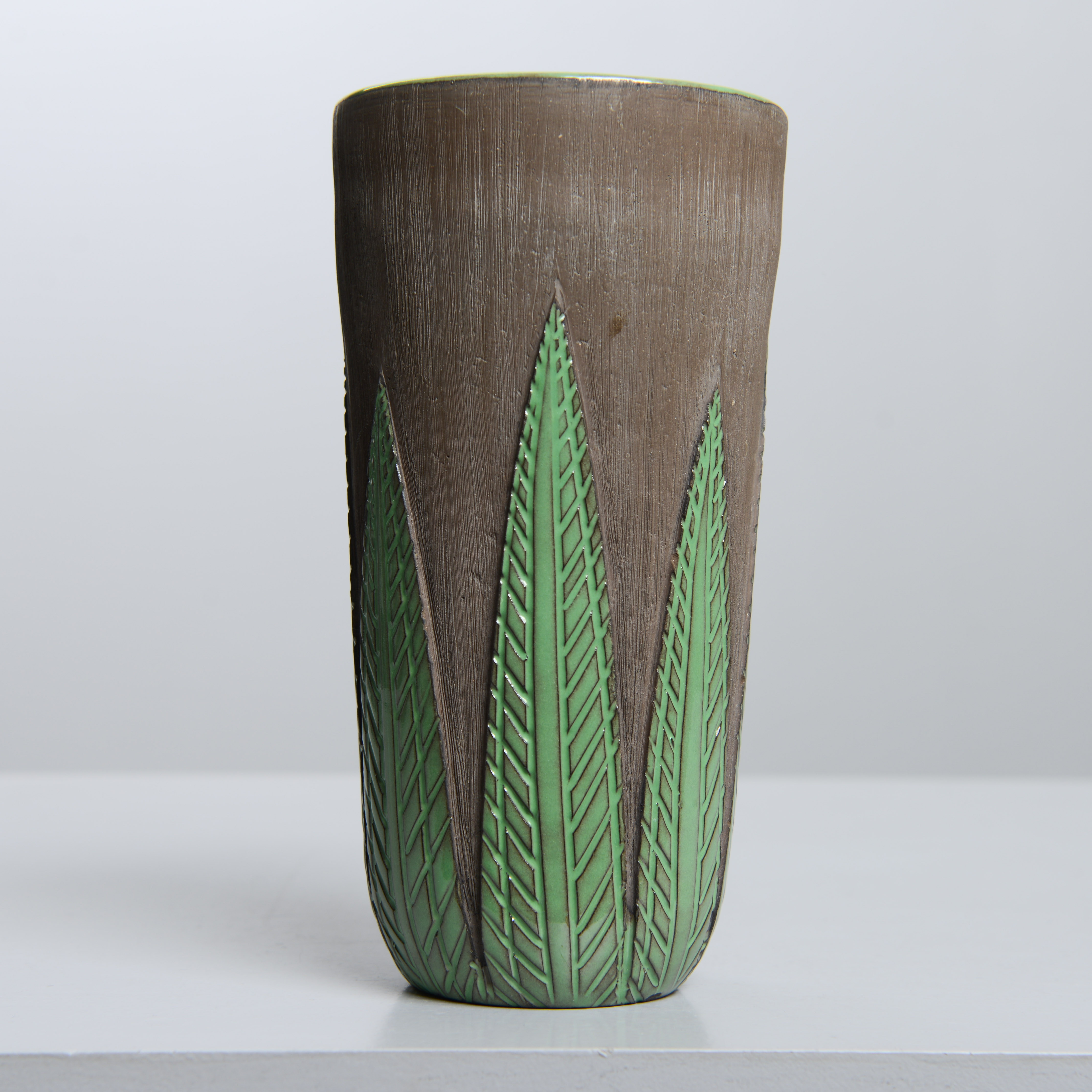 ANNA-LISA THOMSON. "Paprika (grön)", vas, modell 1021, Upsala-Ekeby, 1949-69.