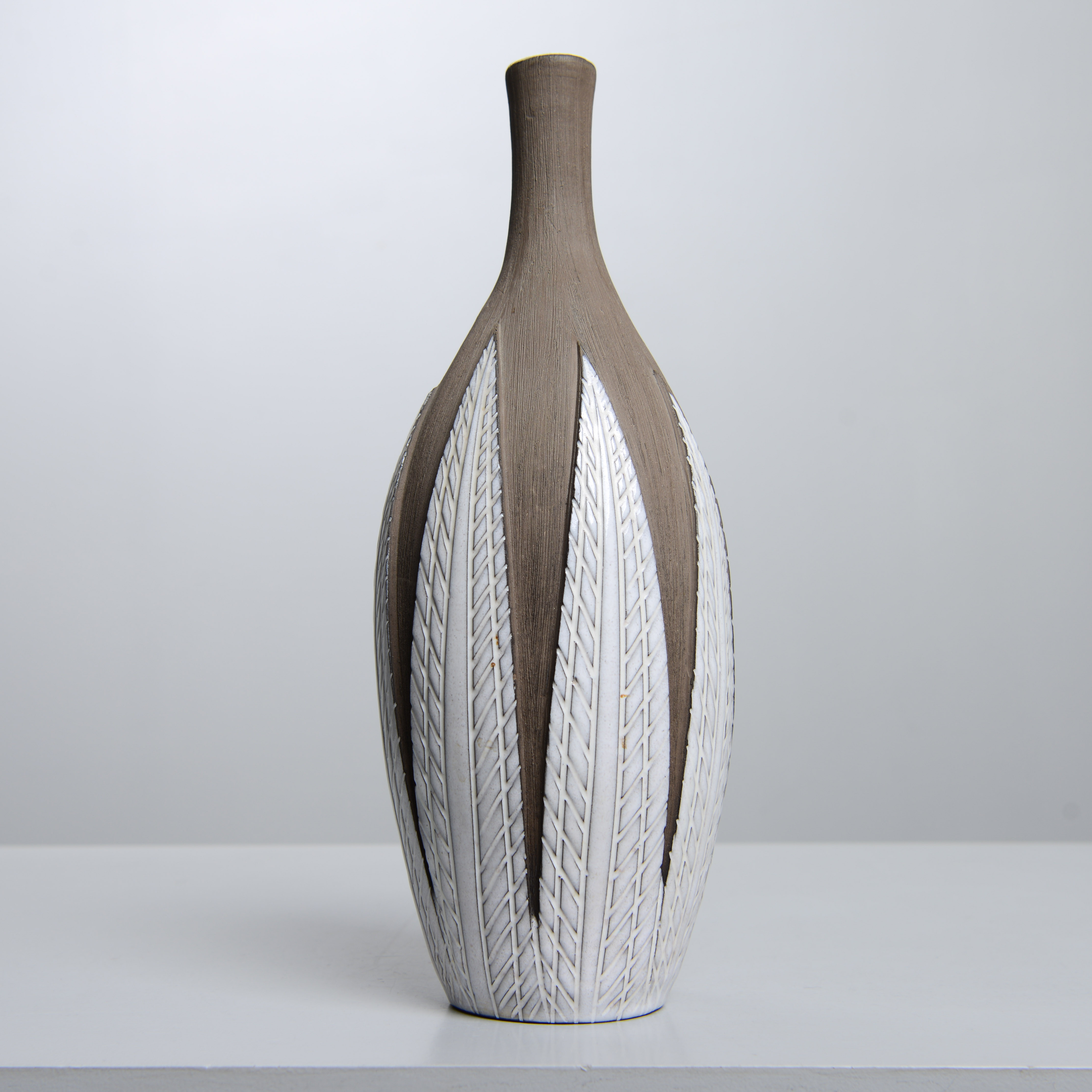 ANNA-LISA THOMSON. "Paprika", vas, modell 1019, Upsala-Ekeby, 1949-69.