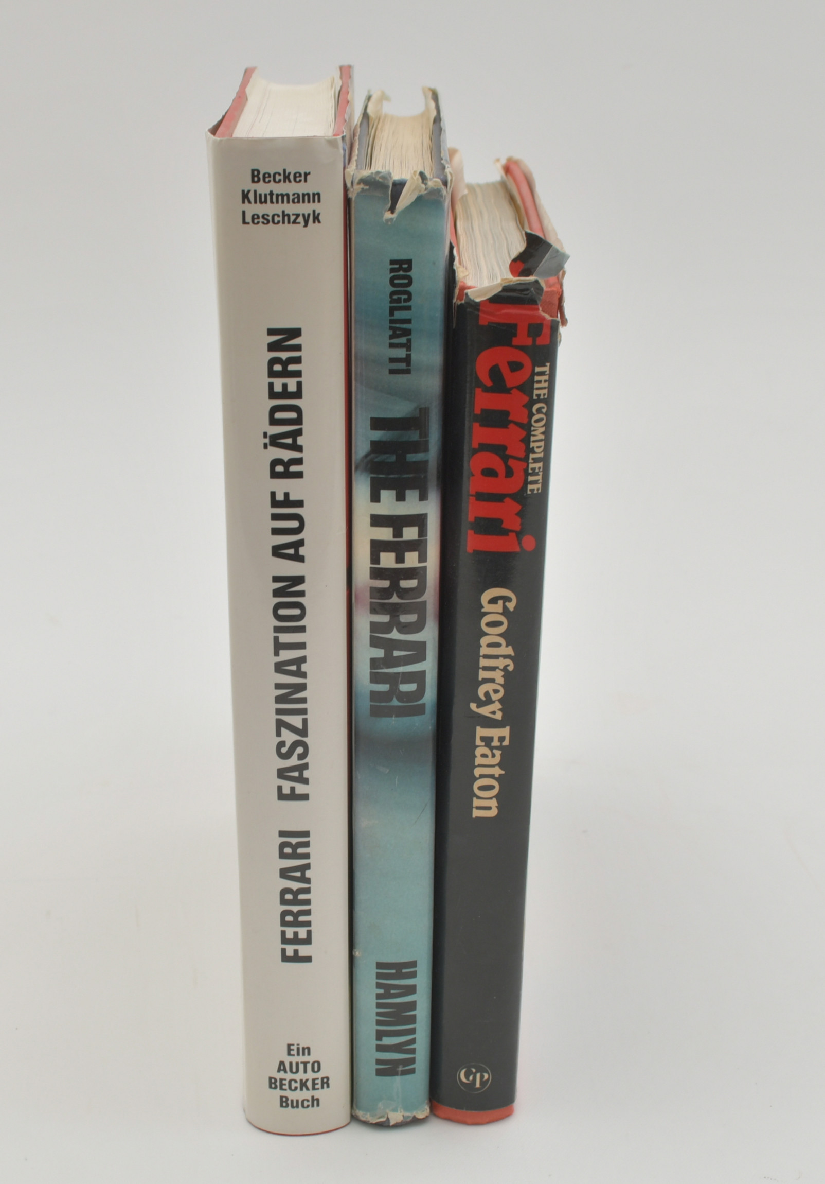 Böcker om Ferrari. 3 volymer.