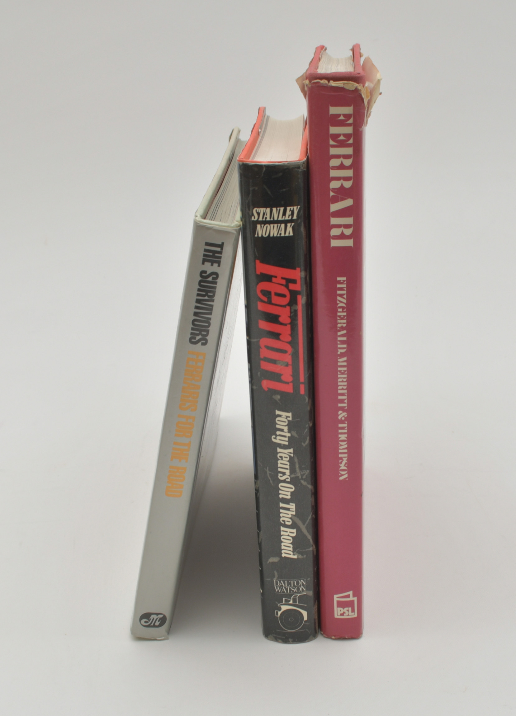 Böcker om Ferrari. 3 volymer.