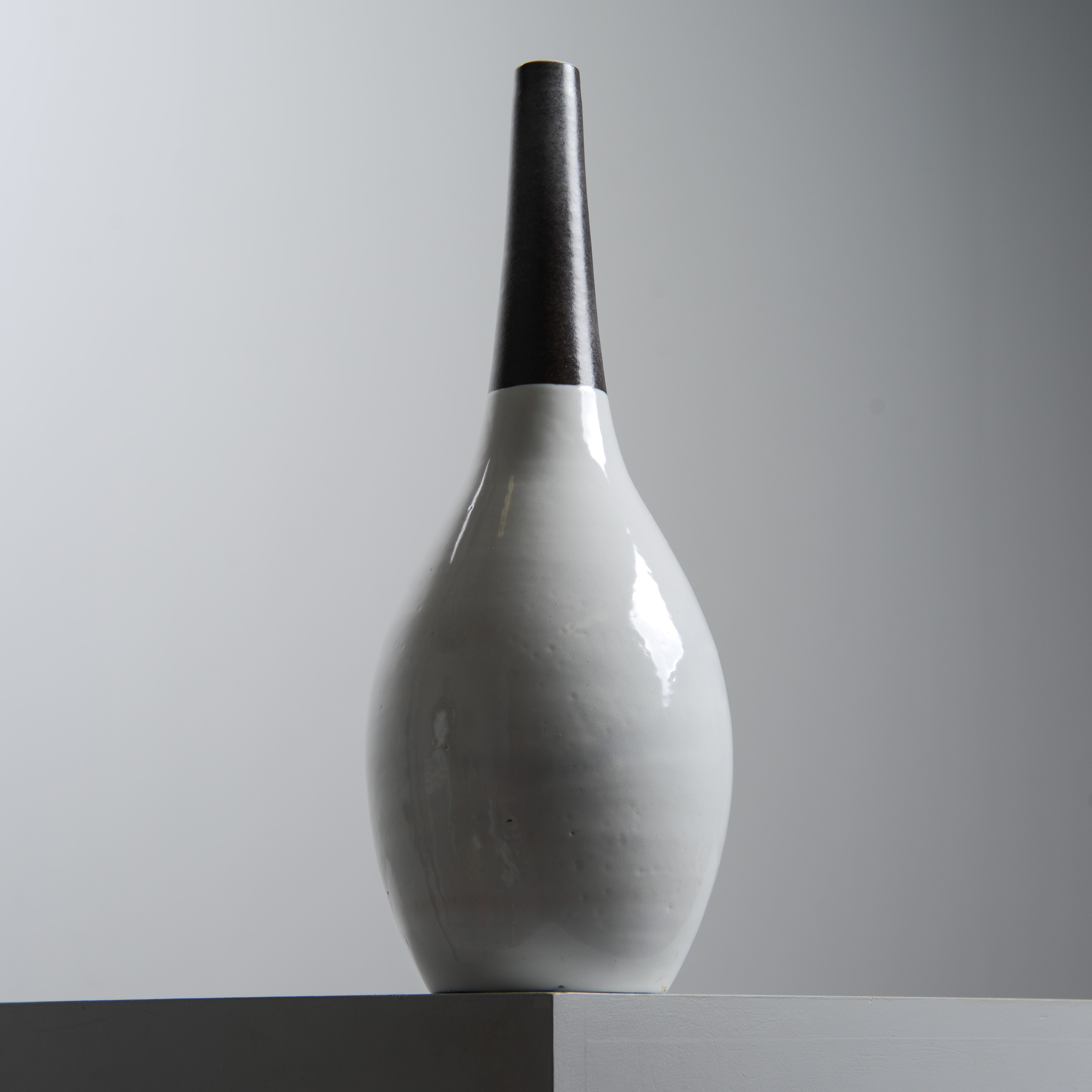 INGRID ATTERBERG. Vas, modell 2037, Upsala-Ekeby, 1949-54.